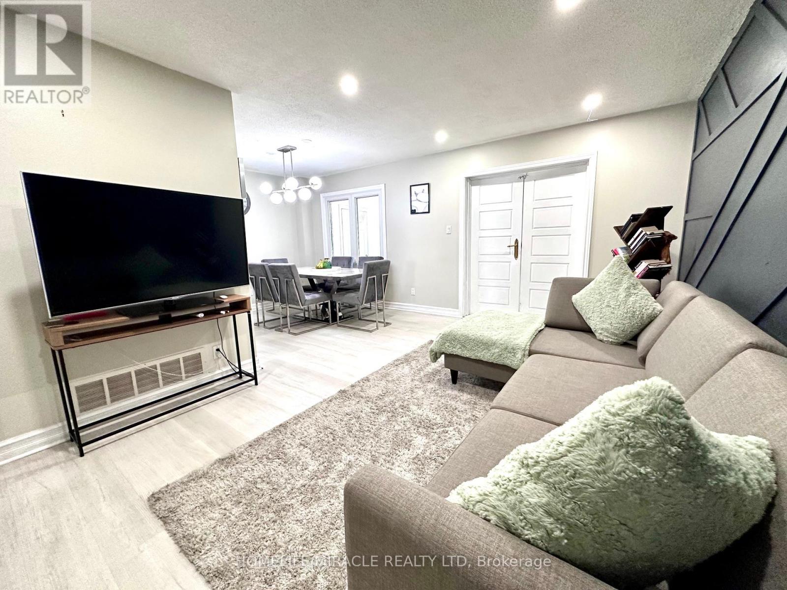 10 Provence Trail, Toronto, Ontario  M9V 5B7 - Photo 8 - W12429101