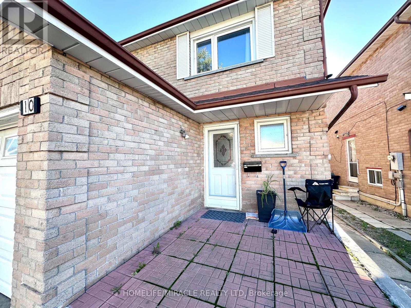 10 Provence Trail, Toronto, Ontario  M9V 5B7 - Photo 1 - W12429101