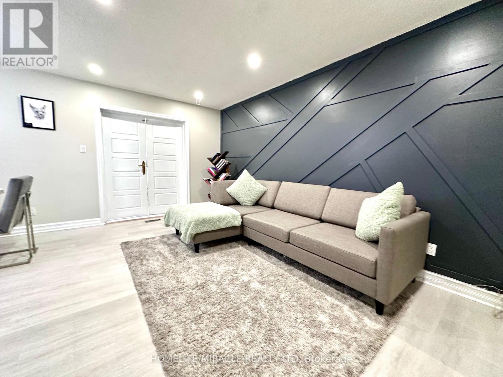 10 Provence Trail, Toronto, Ontario  M9V 5B7 - Photo 10 - W12429101