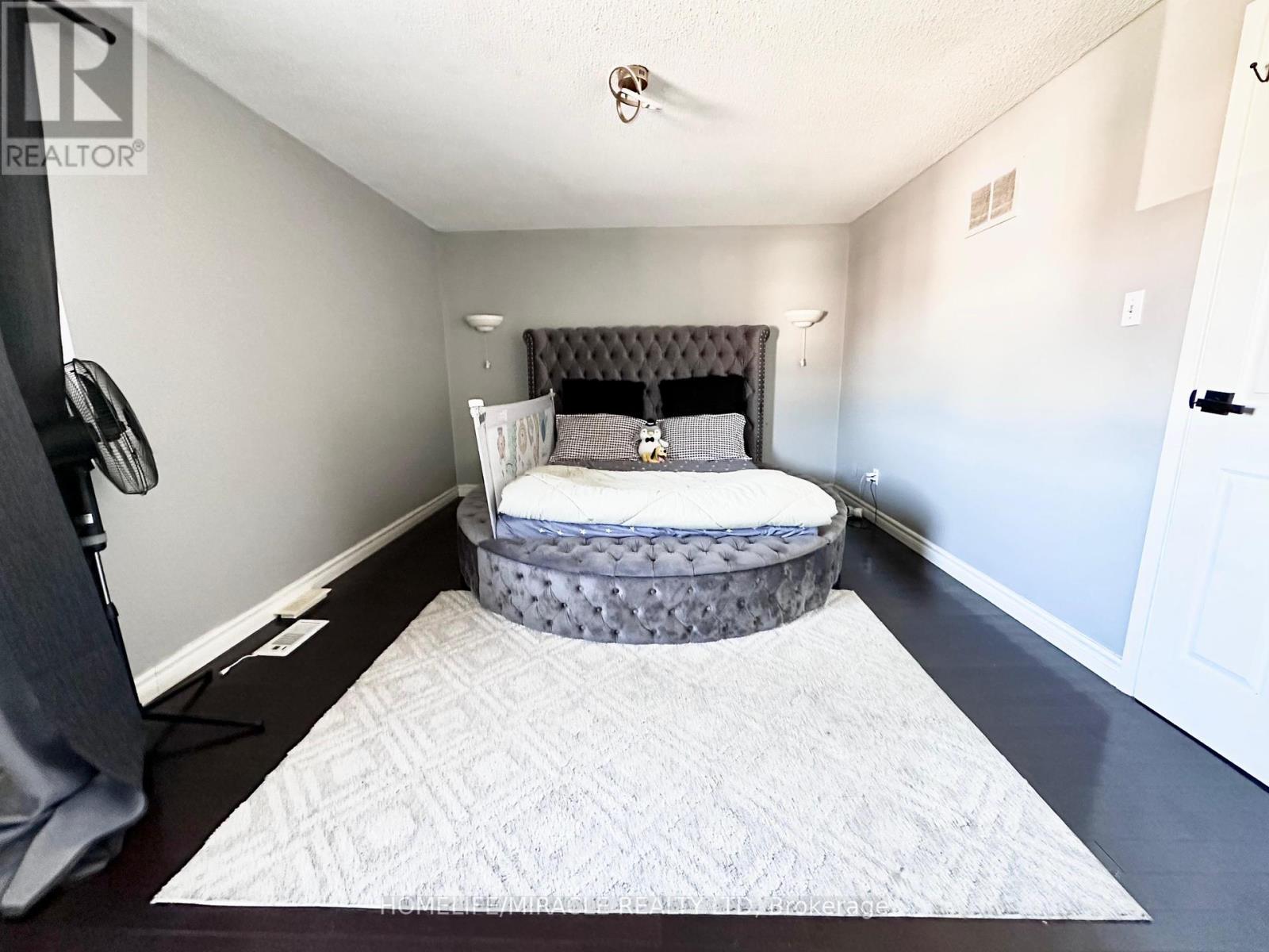 10 Provence Trail, Toronto, Ontario  M9V 5B7 - Photo 14 - W12429101