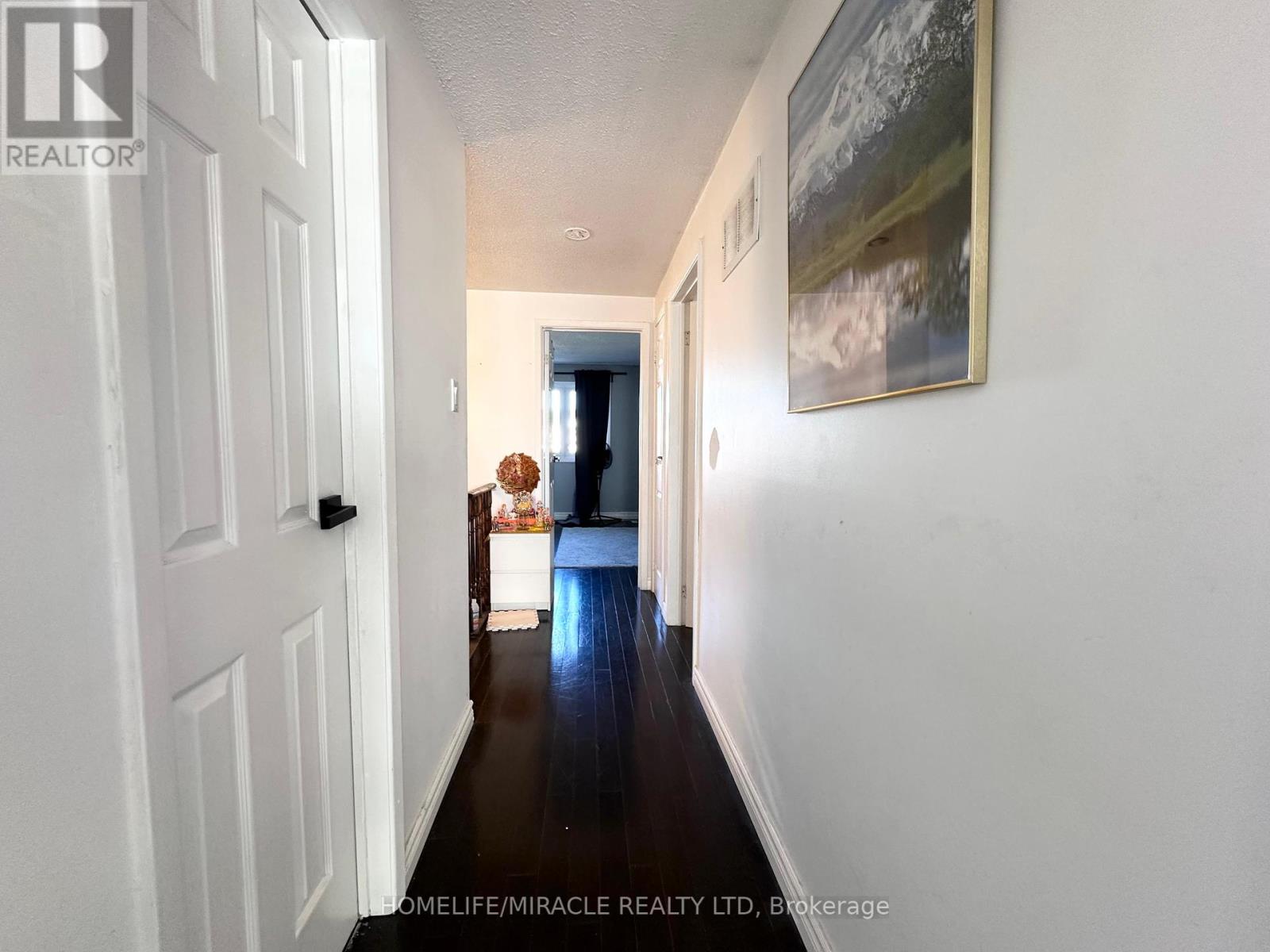10 Provence Trail, Toronto, Ontario  M9V 5B7 - Photo 17 - W12429101