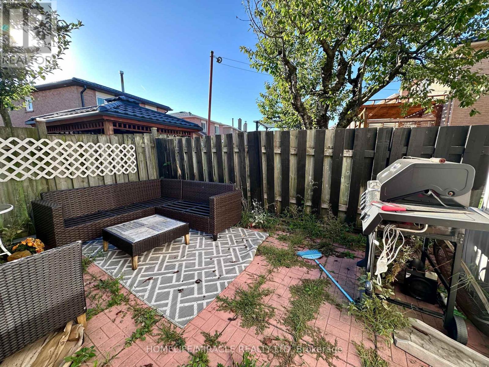 10 Provence Trail, Toronto, Ontario  M9V 5B7 - Photo 20 - W12429101