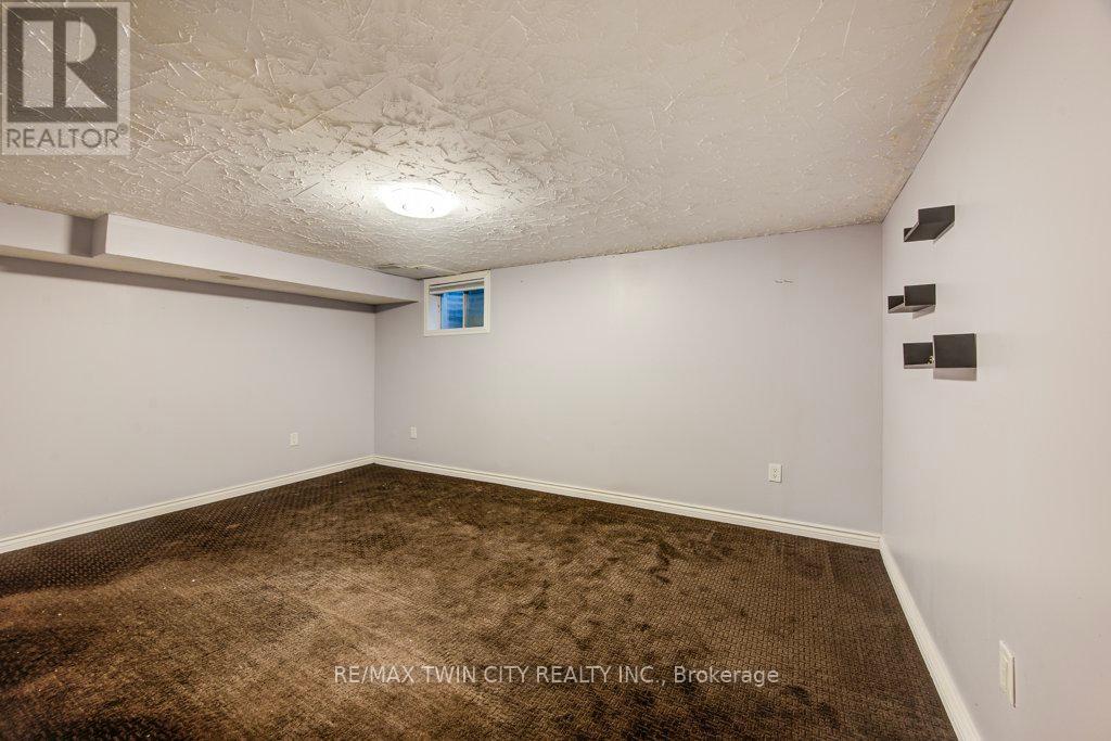 29 - 589 Beechwood Drive, Waterloo, Ontario  N2T 2K9 - Photo 32 - X12409410