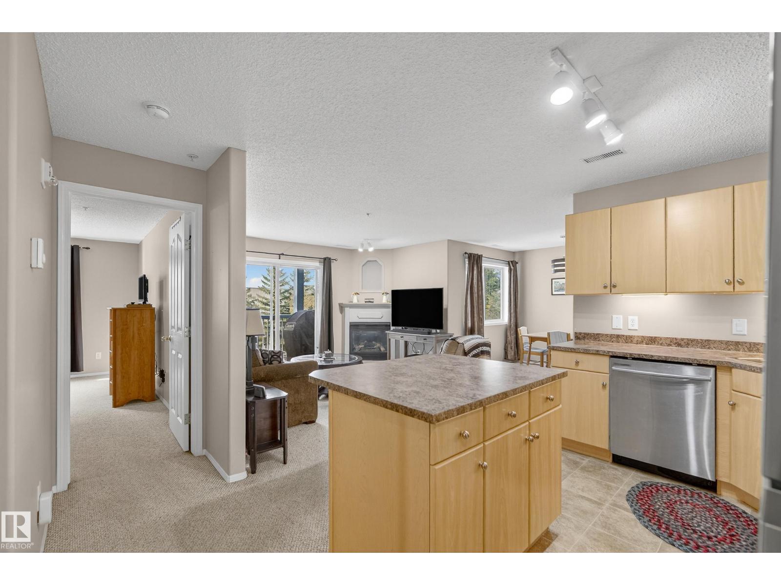 #227 16303 95 St Nw, Edmonton, Alberta  T5Z 3V1 - Photo 1 - E4460383