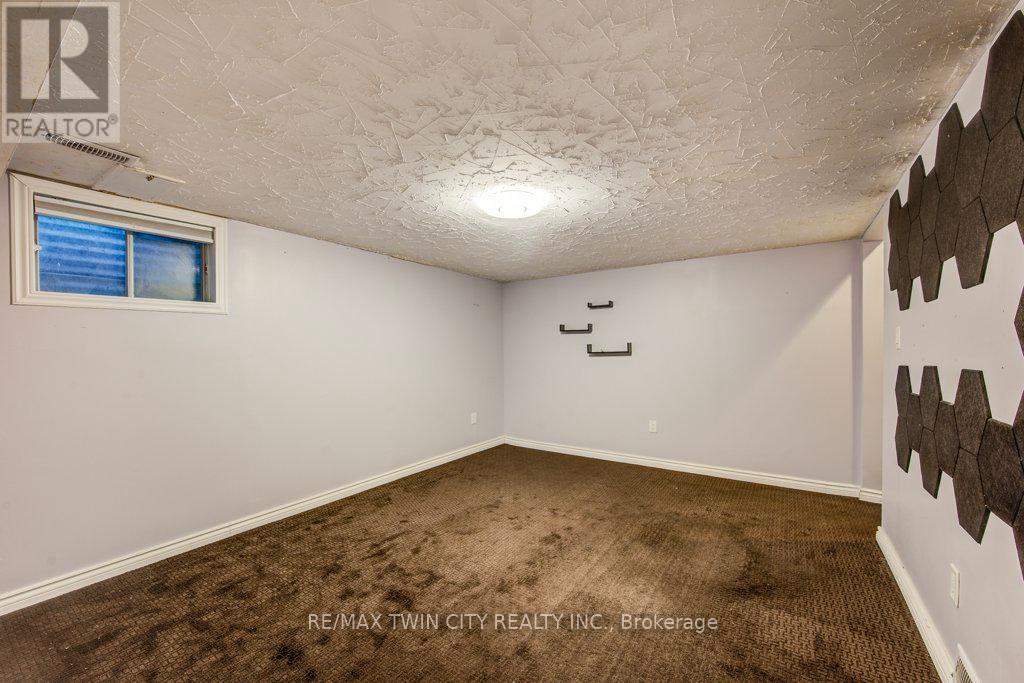 29 - 589 Beechwood Drive, Waterloo, Ontario  N2T 2K9 - Photo 34 - X12409410