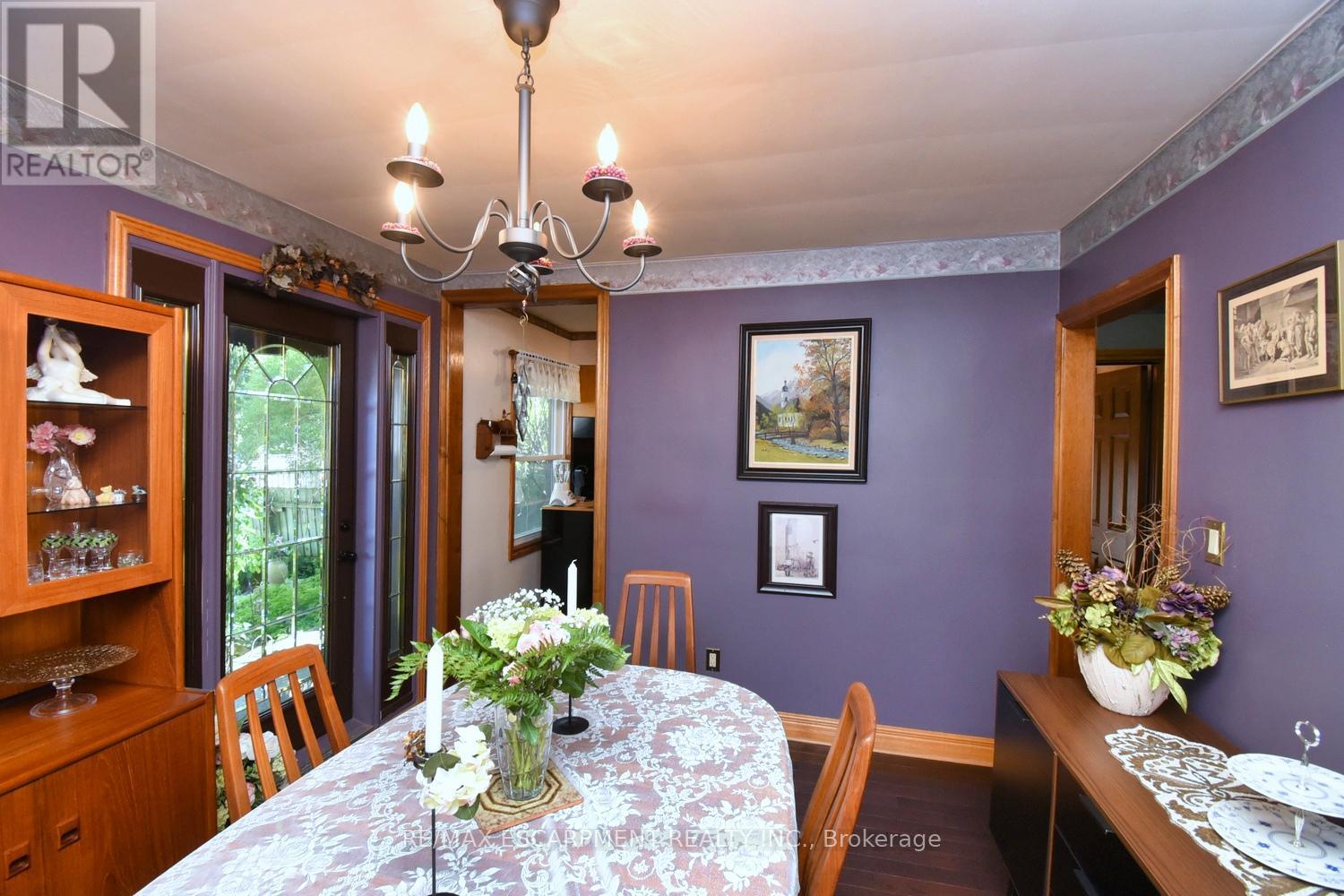 251 East 31st Street, Hamilton, Ontario  L8V 3P6 - Photo 8 - X12382722