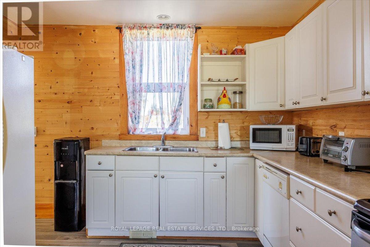 26735 Highway 89 Highway, Southgate, Ontario  N0C 1B0 - Photo 36 - X12439467