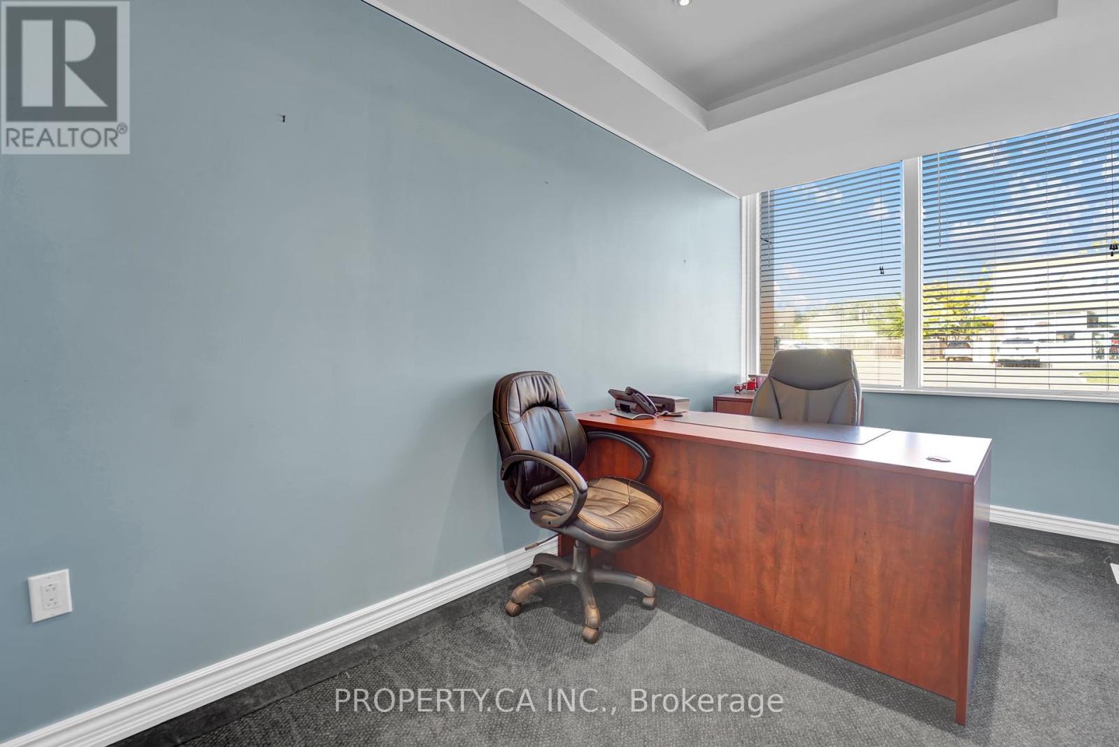 188 Parkdale Avenue N, Hamilton, Ontario  L8H 5X2 - Photo 11 - X12439551