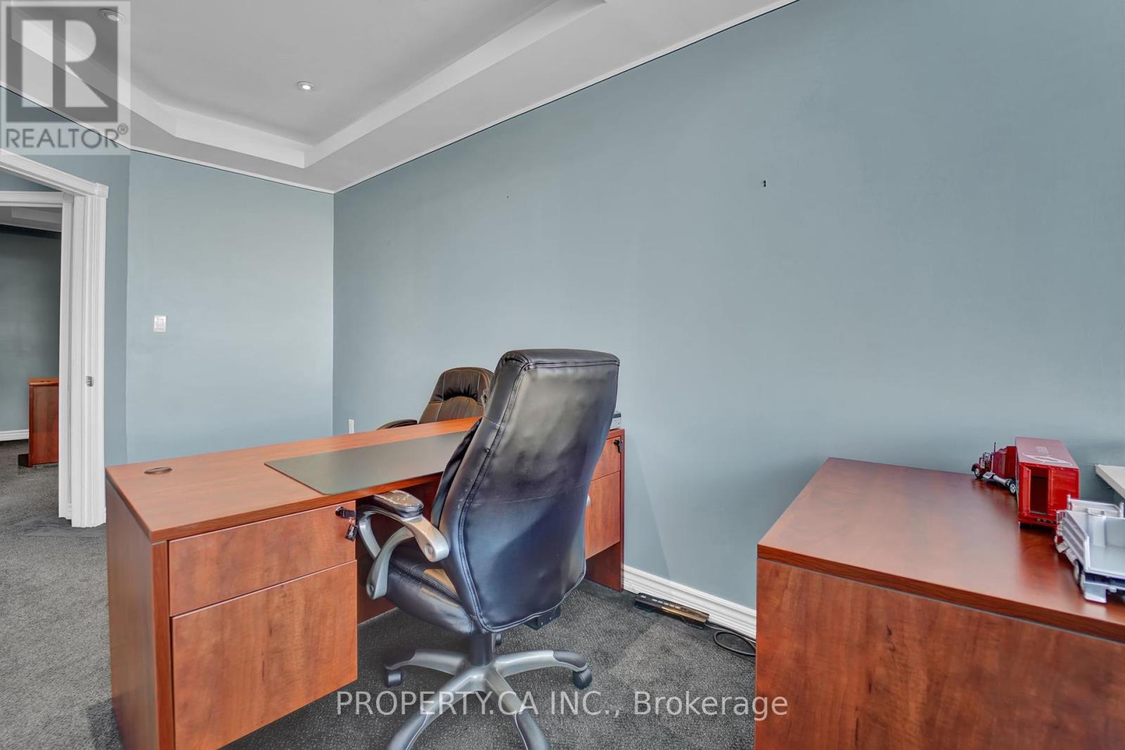 188 Parkdale Avenue N, Hamilton, Ontario  L8H 5X2 - Photo 13 - X12439551