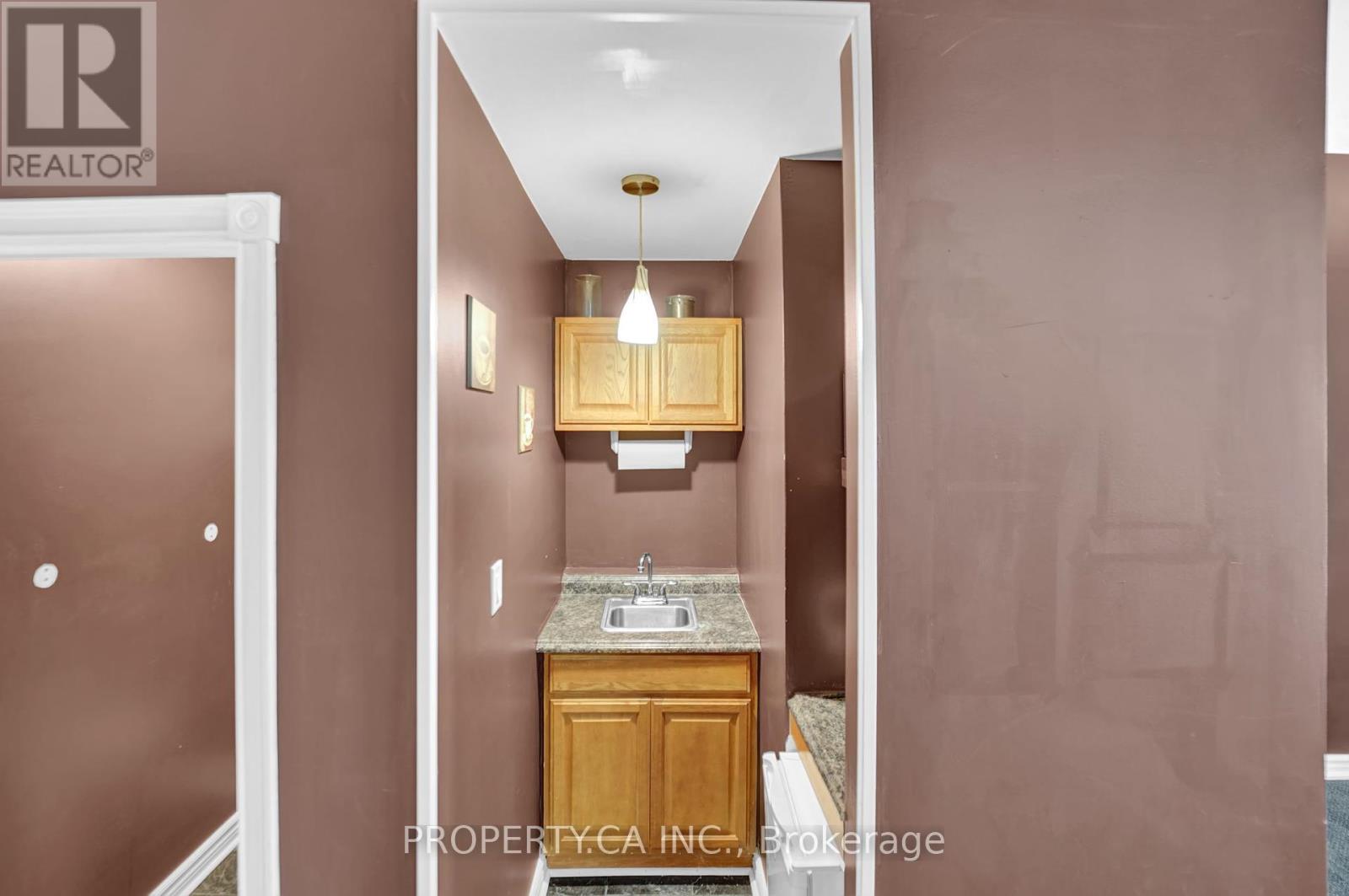 188 Parkdale Avenue N, Hamilton, Ontario  L8H 5X2 - Photo 20 - X12439551