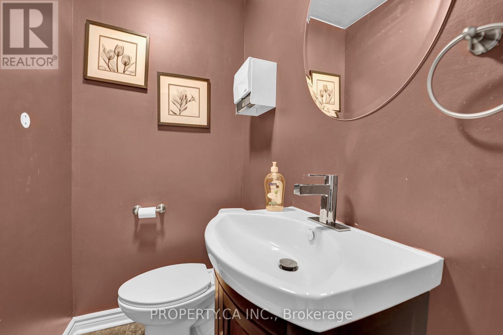 188 Parkdale Avenue N, Hamilton, Ontario  L8H 5X2 - Photo 22 - X12439551