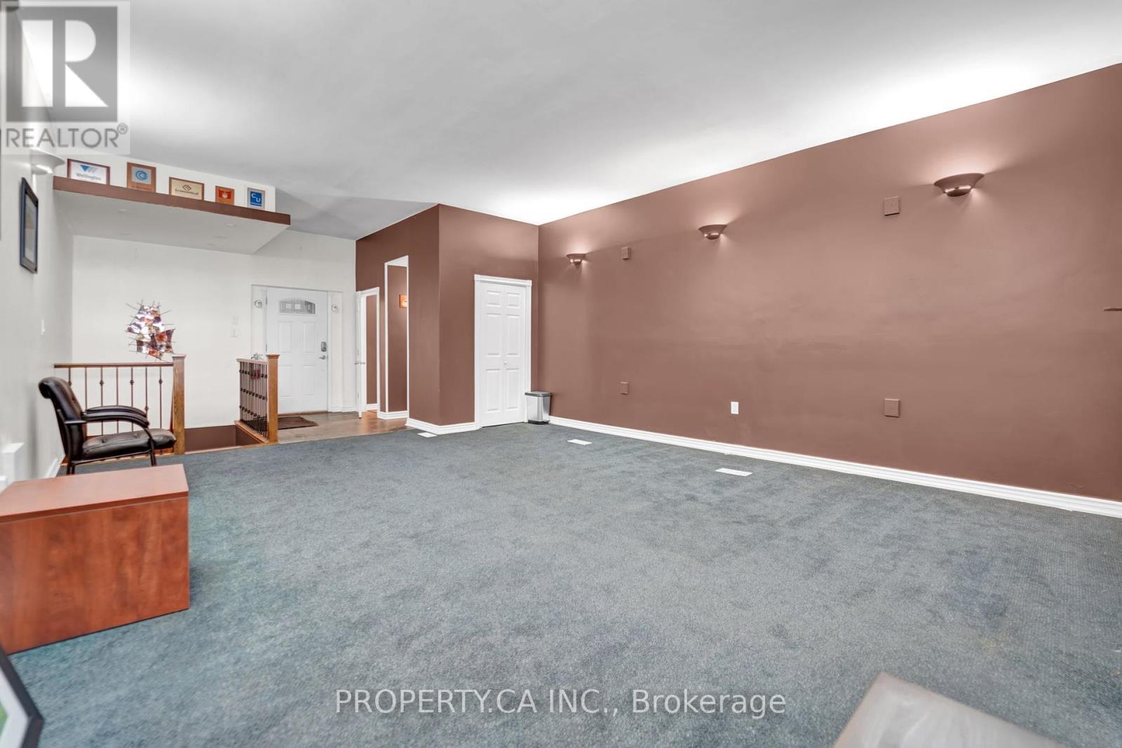 188 Parkdale Avenue N, Hamilton, Ontario  L8H 5X2 - Photo 4 - X12439551