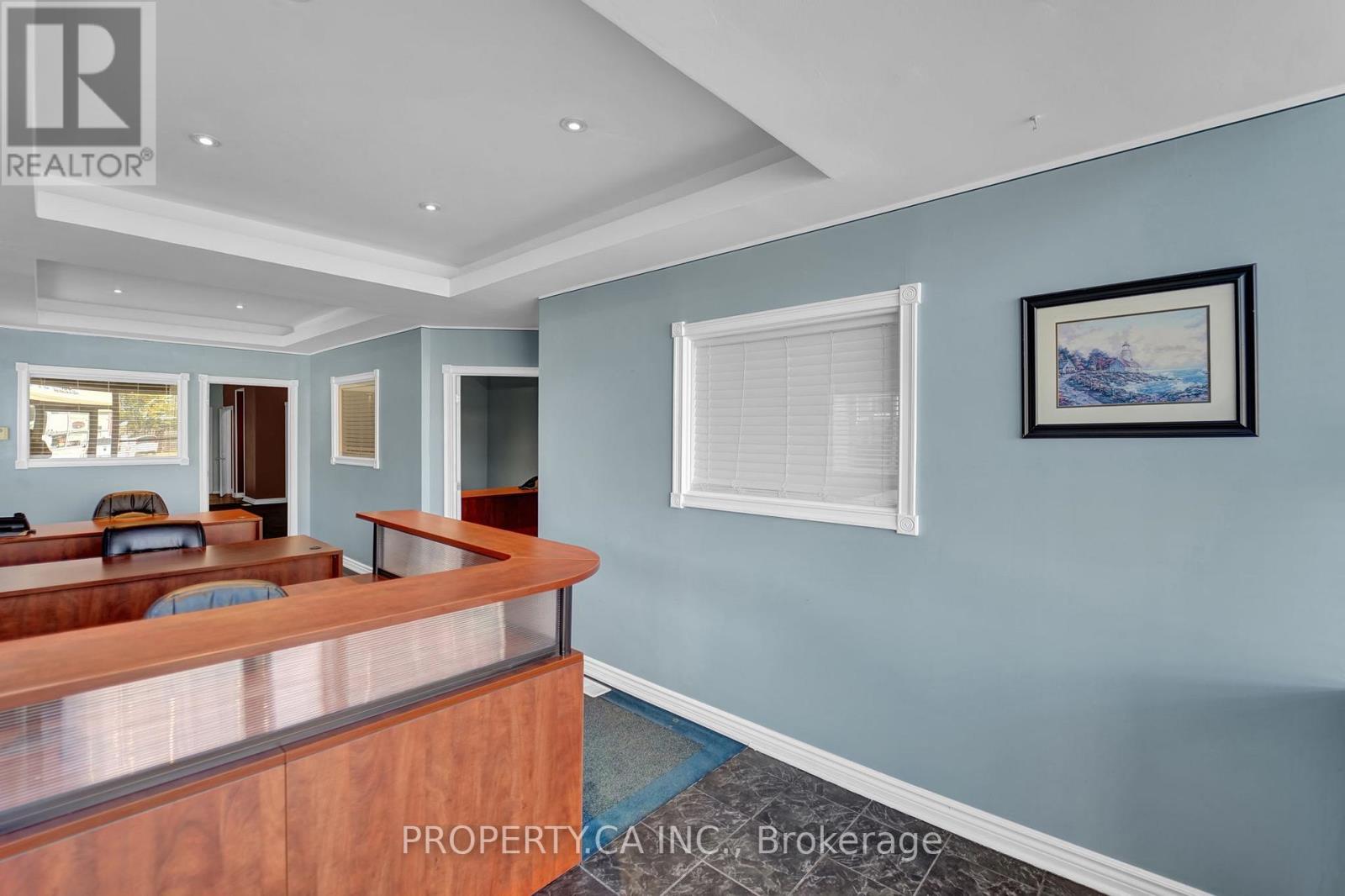 188 Parkdale Avenue N, Hamilton, Ontario  L8H 5X2 - Photo 7 - X12439551