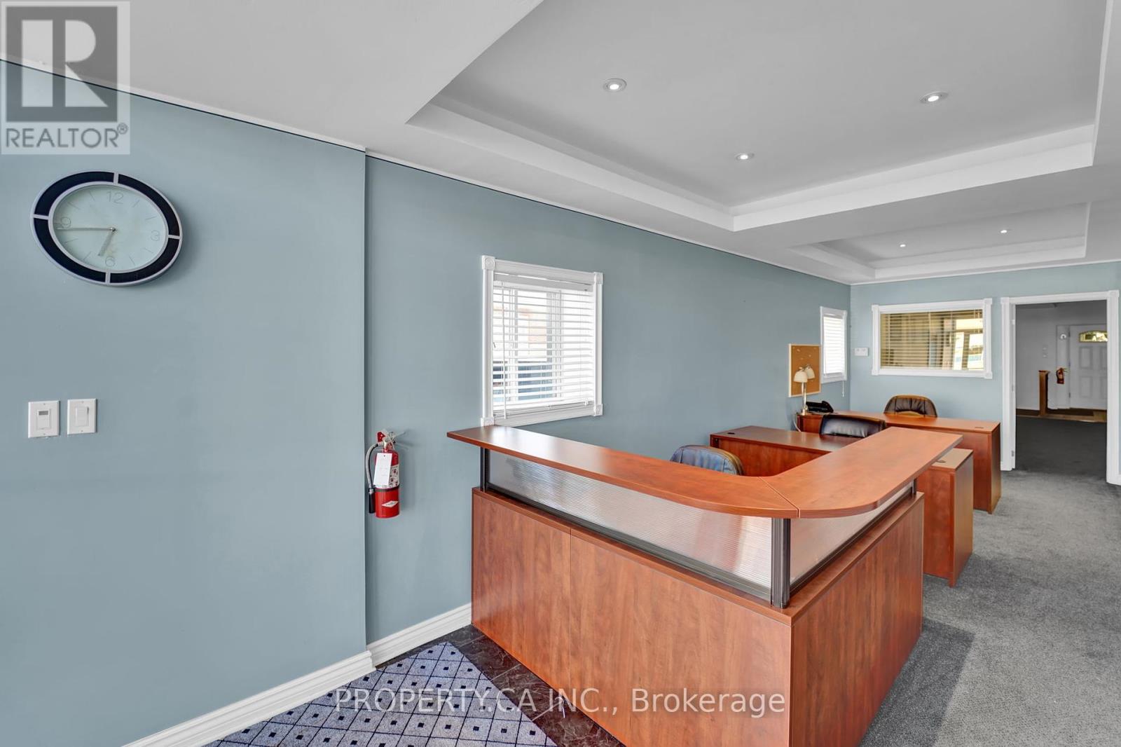 188 Parkdale Avenue N, Hamilton, Ontario  L8H 5X2 - Photo 8 - X12439551