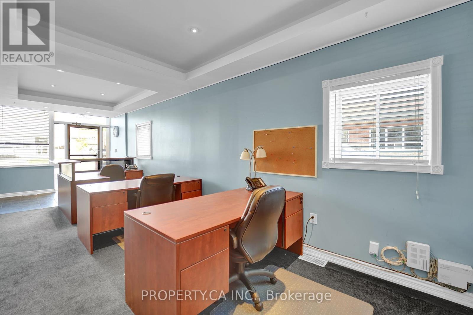 188 Parkdale Avenue N, Hamilton, Ontario  L8H 5X2 - Photo 9 - X12439551