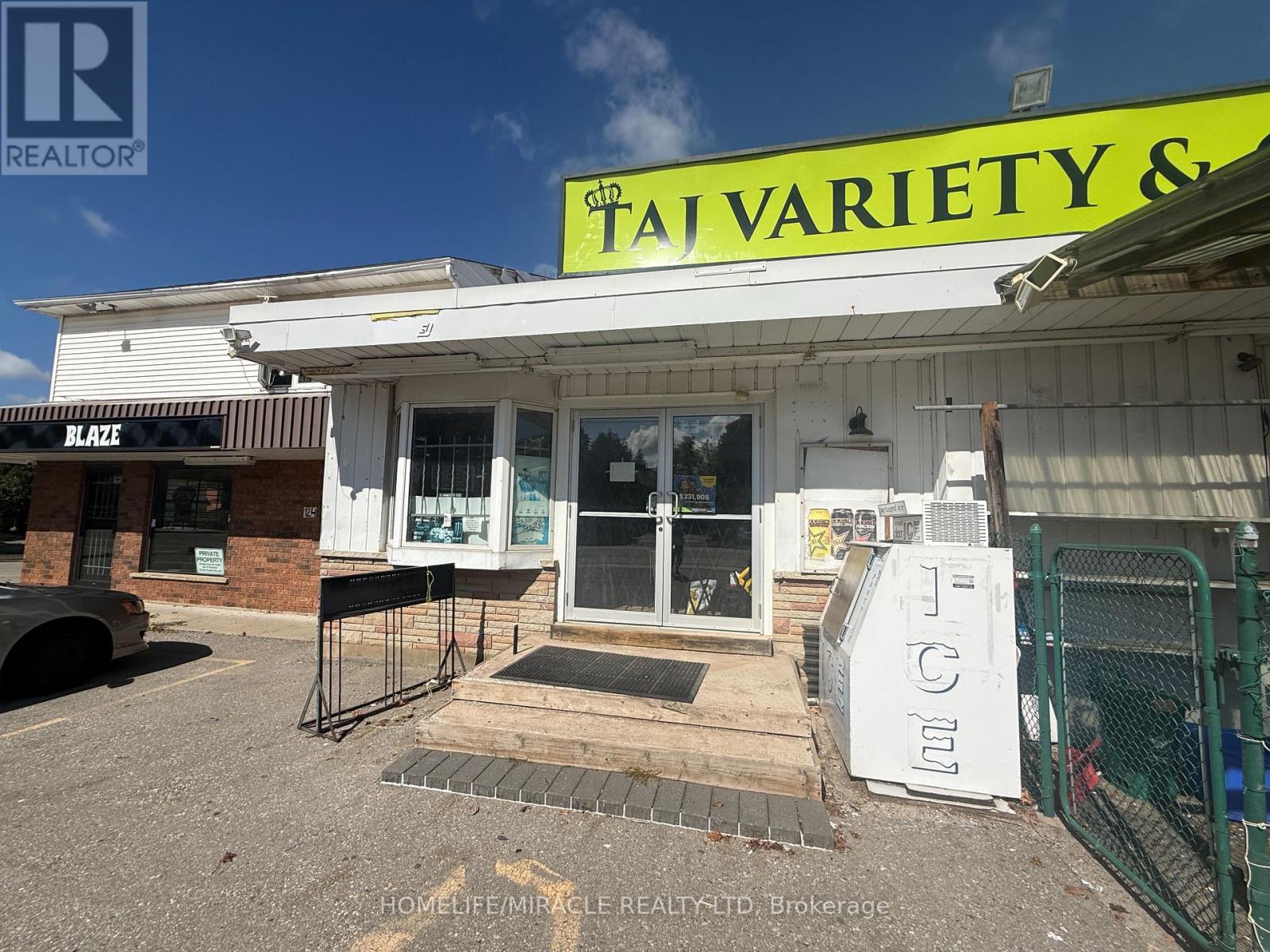 124 Hoffman Street, Kitchener, Ontario  N2M 3N1 - Photo 2 - X12439598