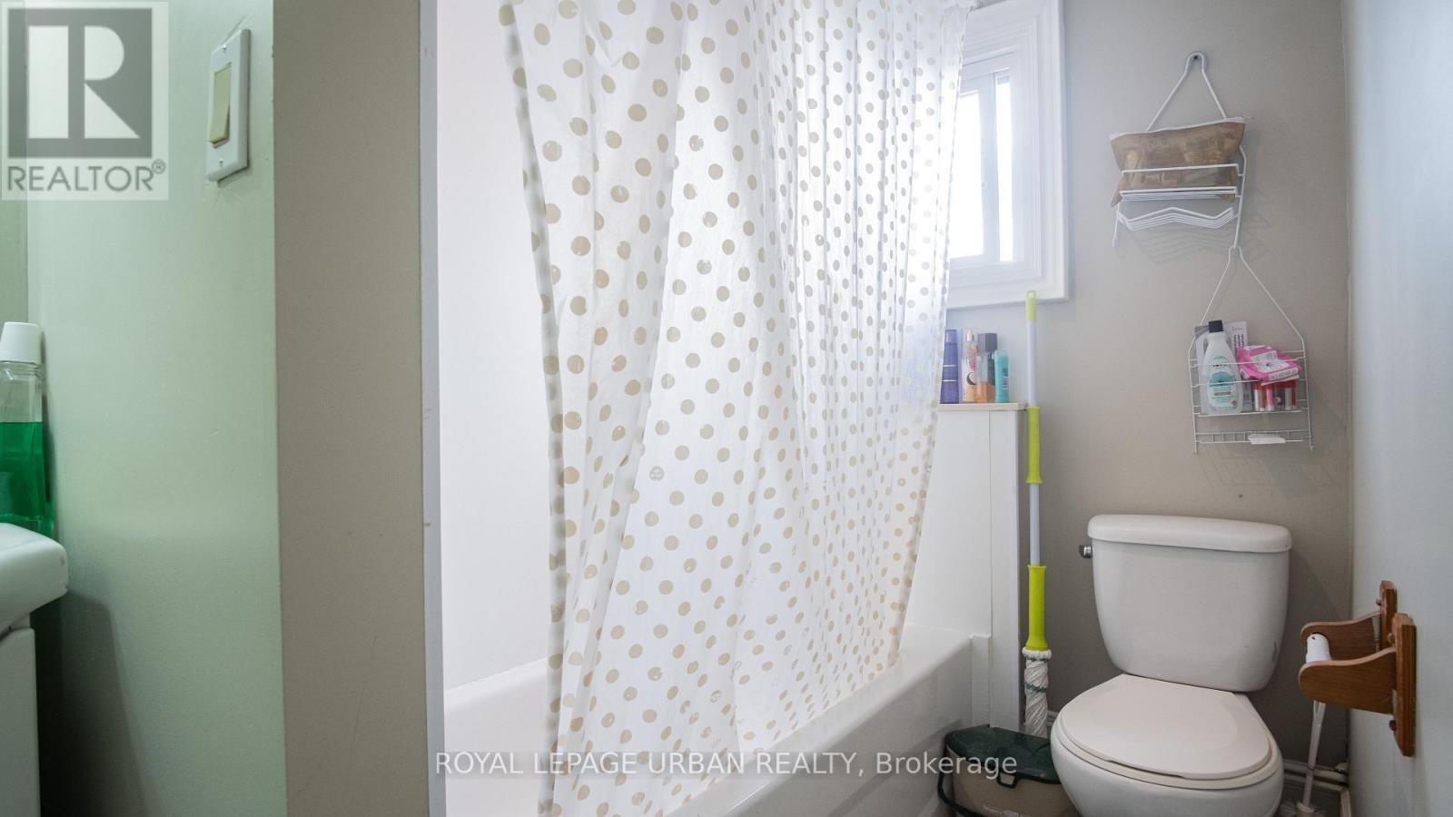 Rear - 36 Welland Street, Welland, Ontario  L3B 4E4 - Photo 7 - X12439656