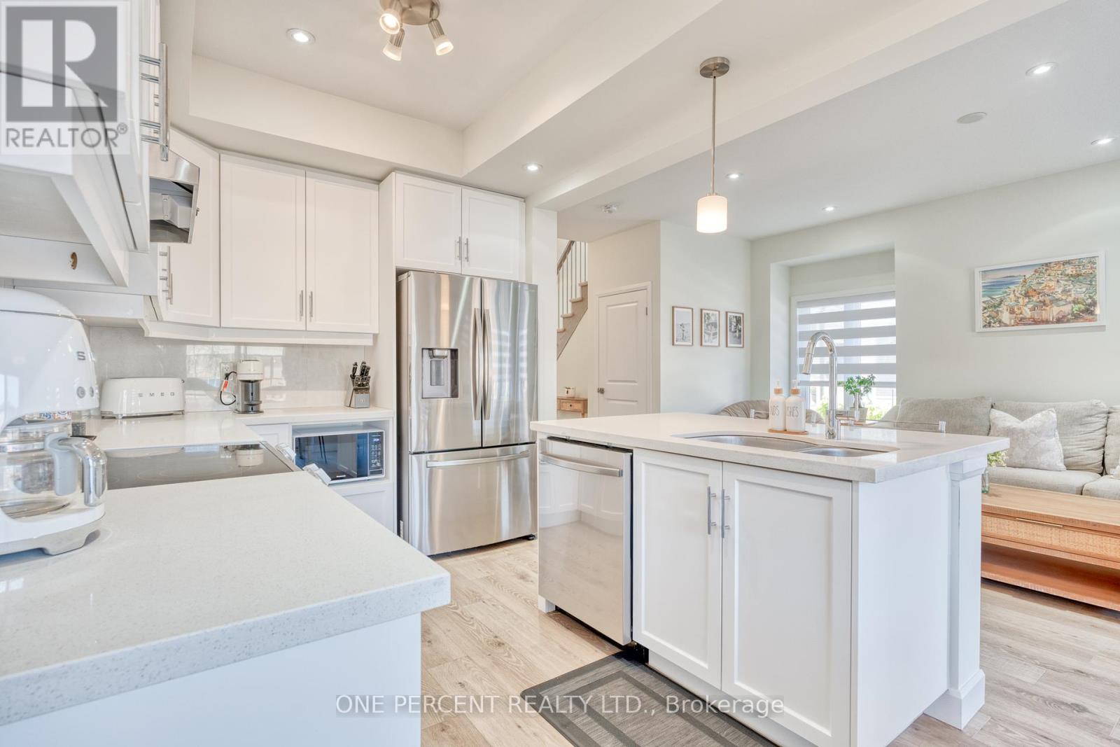 24 Southam Lane, Hamilton, Ontario  L9C 0E9 - Photo 12 - X12439660