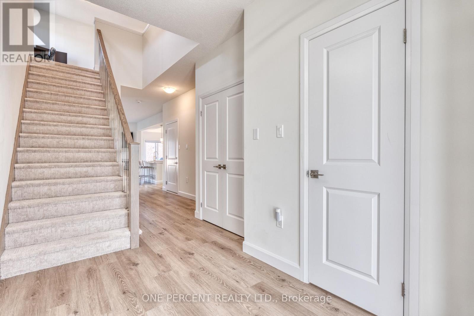 24 Southam Lane, Hamilton, Ontario  L9C 0E9 - Photo 5 - X12439660