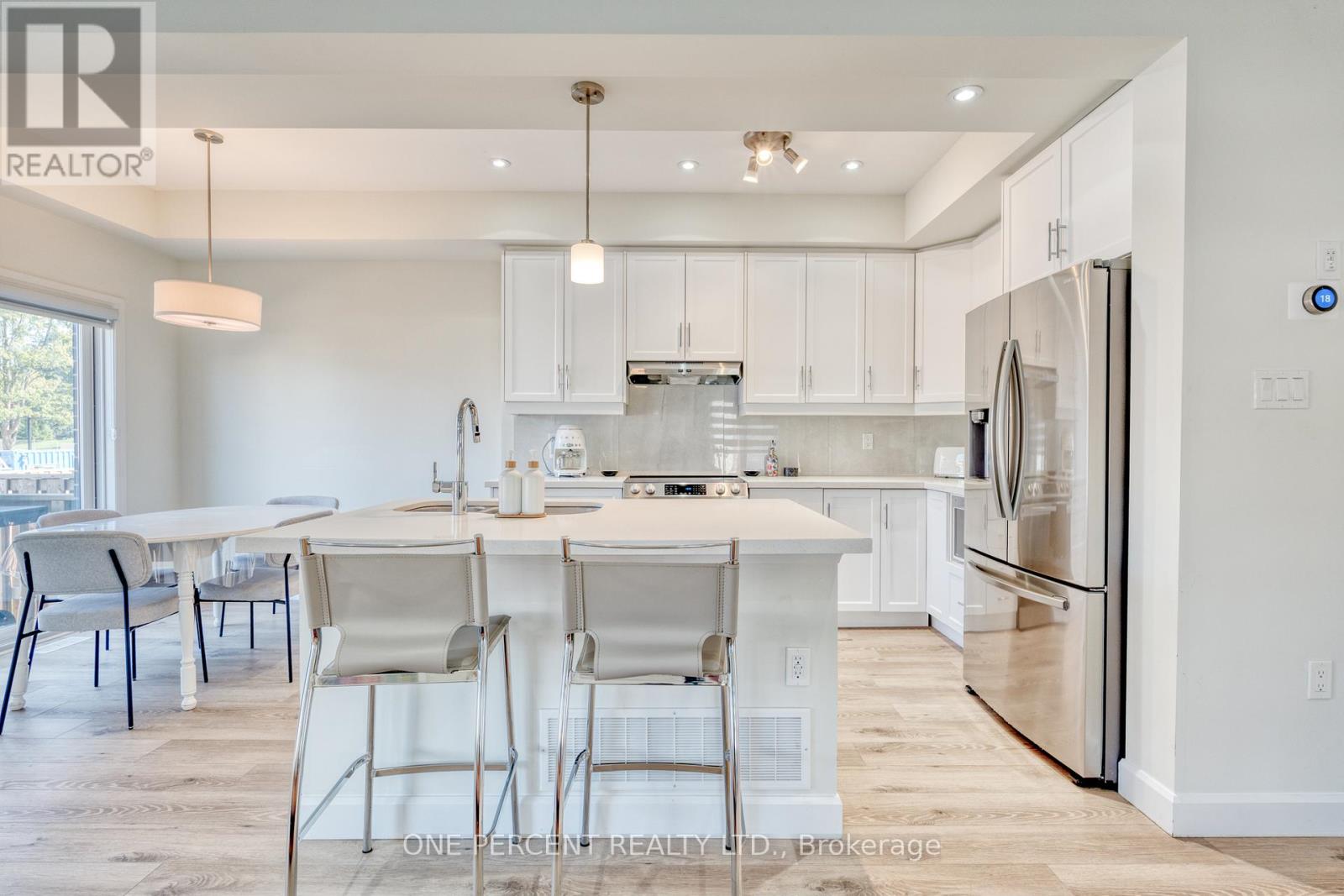 24 Southam Lane, Hamilton, Ontario  L9C 0E9 - Photo 8 - X12439660