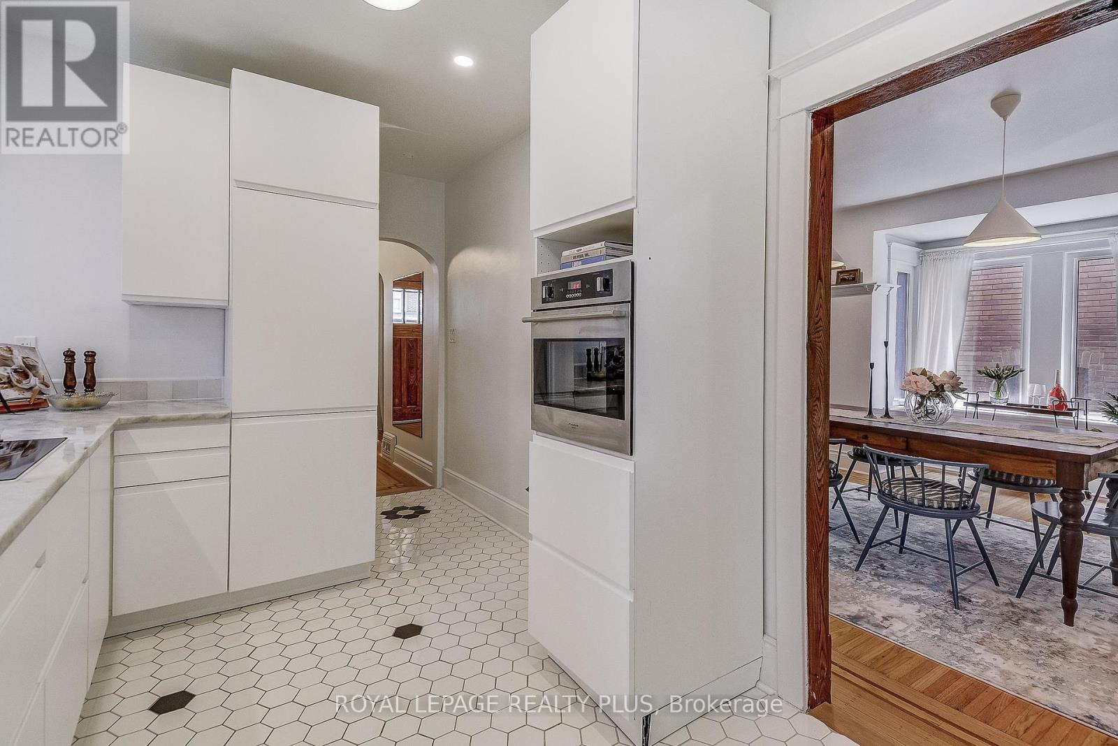 192 Kensington Avenue S, Hamilton, Ontario  L8M 3H7 - Photo 11 - X12439664