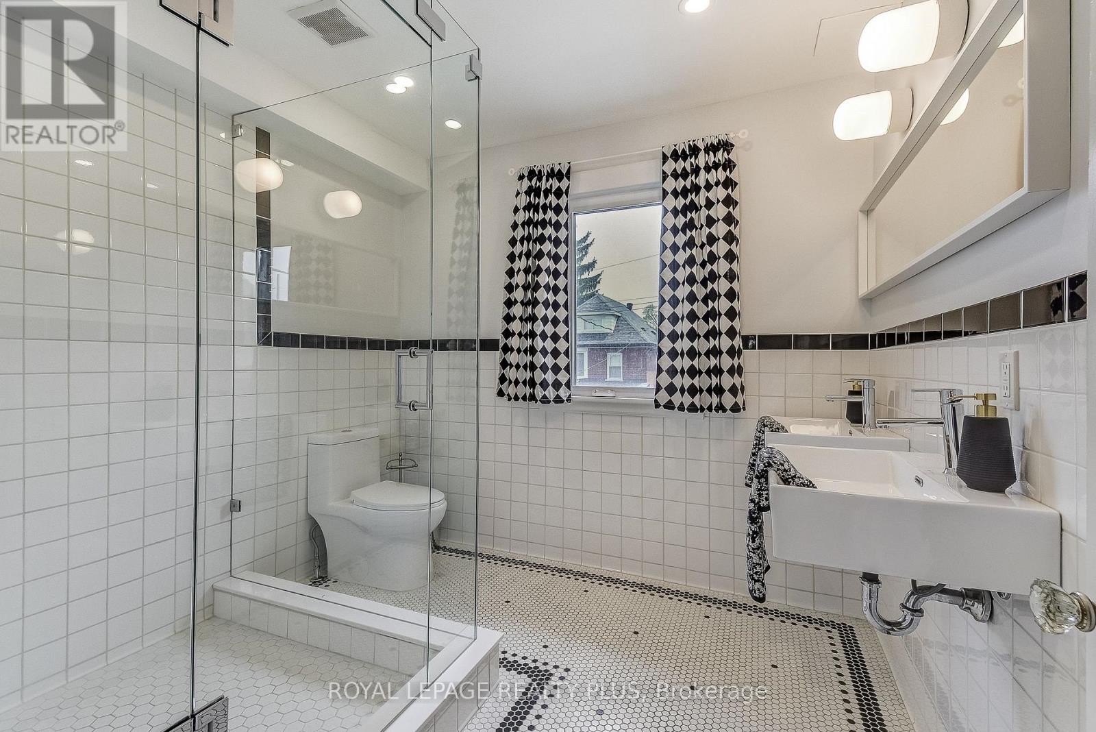 192 Kensington Avenue S, Hamilton, Ontario  L8M 3H7 - Photo 17 - X12439664