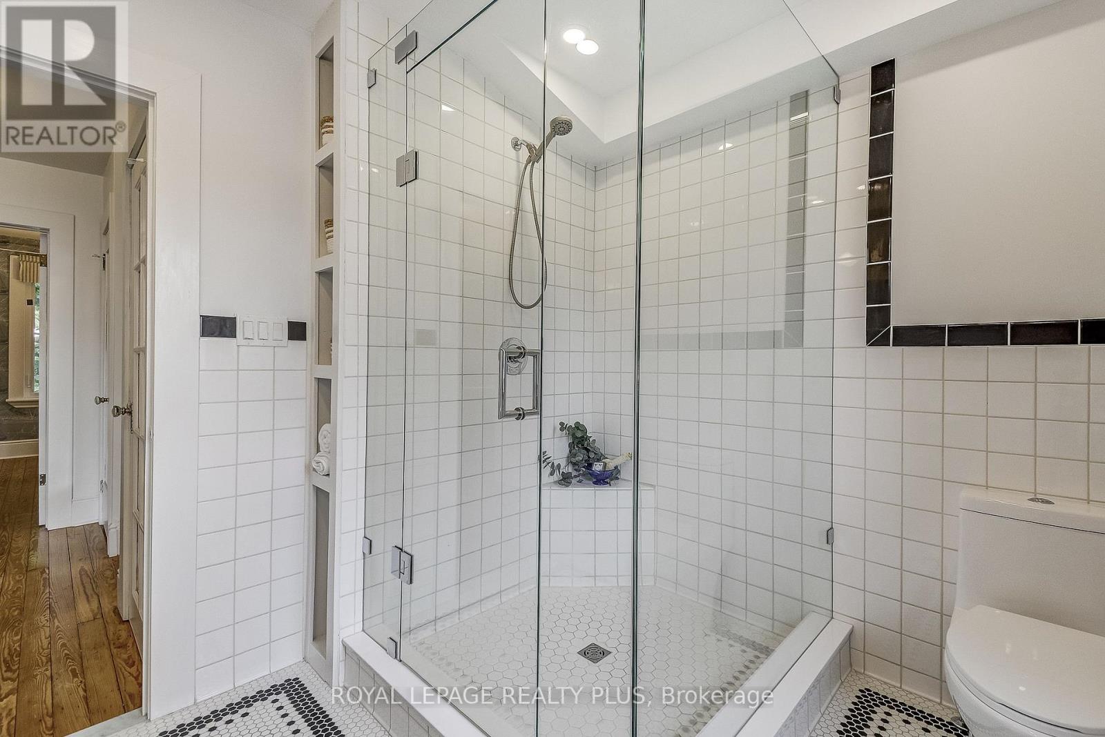 192 Kensington Avenue S, Hamilton, Ontario  L8M 3H7 - Photo 18 - X12439664