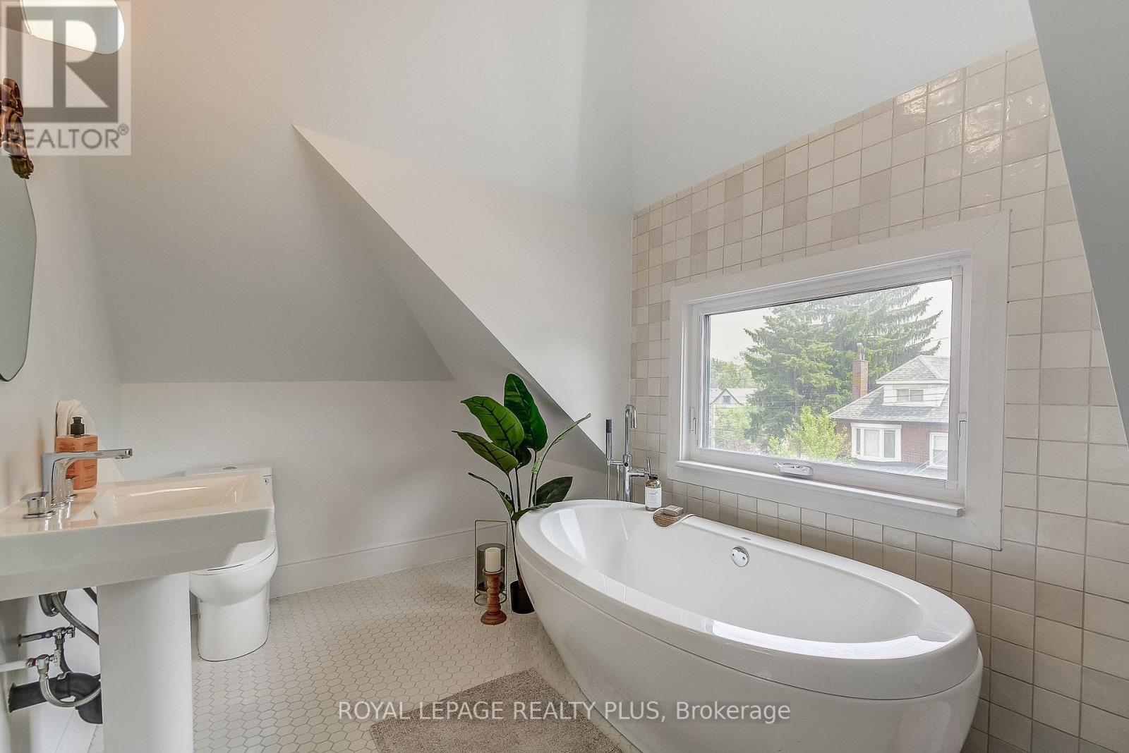 192 Kensington Avenue S, Hamilton, Ontario  L8M 3H7 - Photo 27 - X12439664