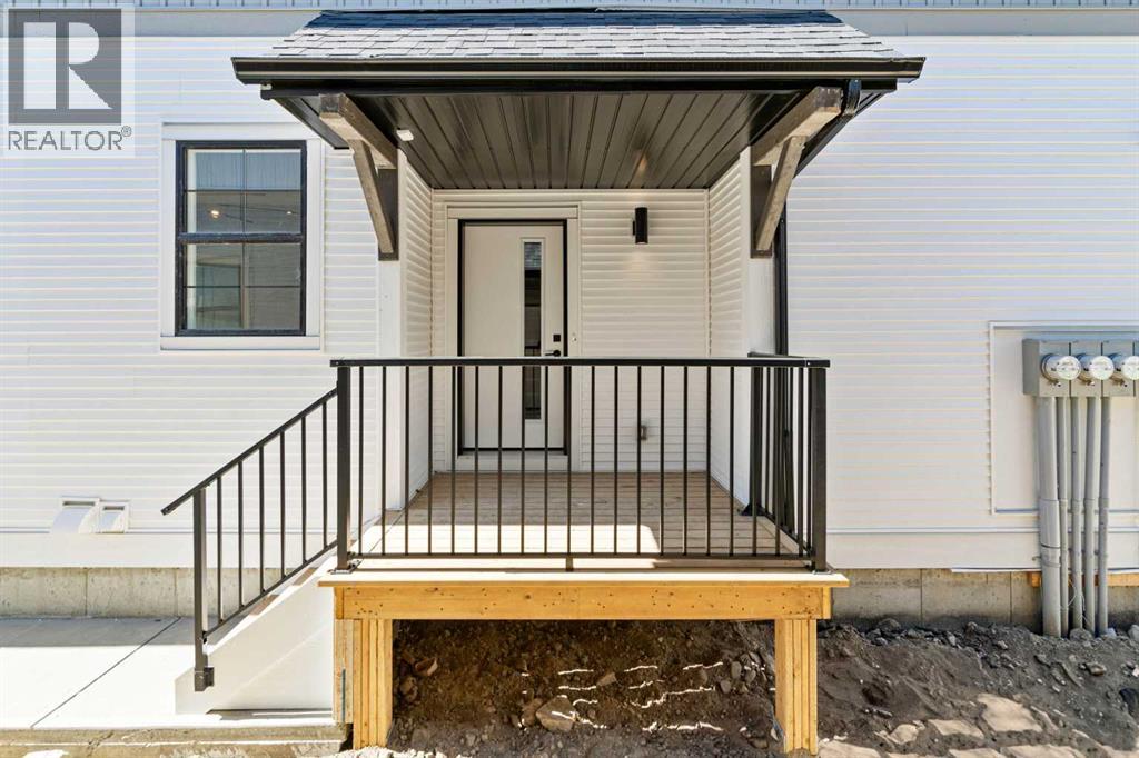 1004, 201 Cooperswood Green Sw, Airdrie, Alberta  T3B 3Y6 - Photo 2 - A2252415