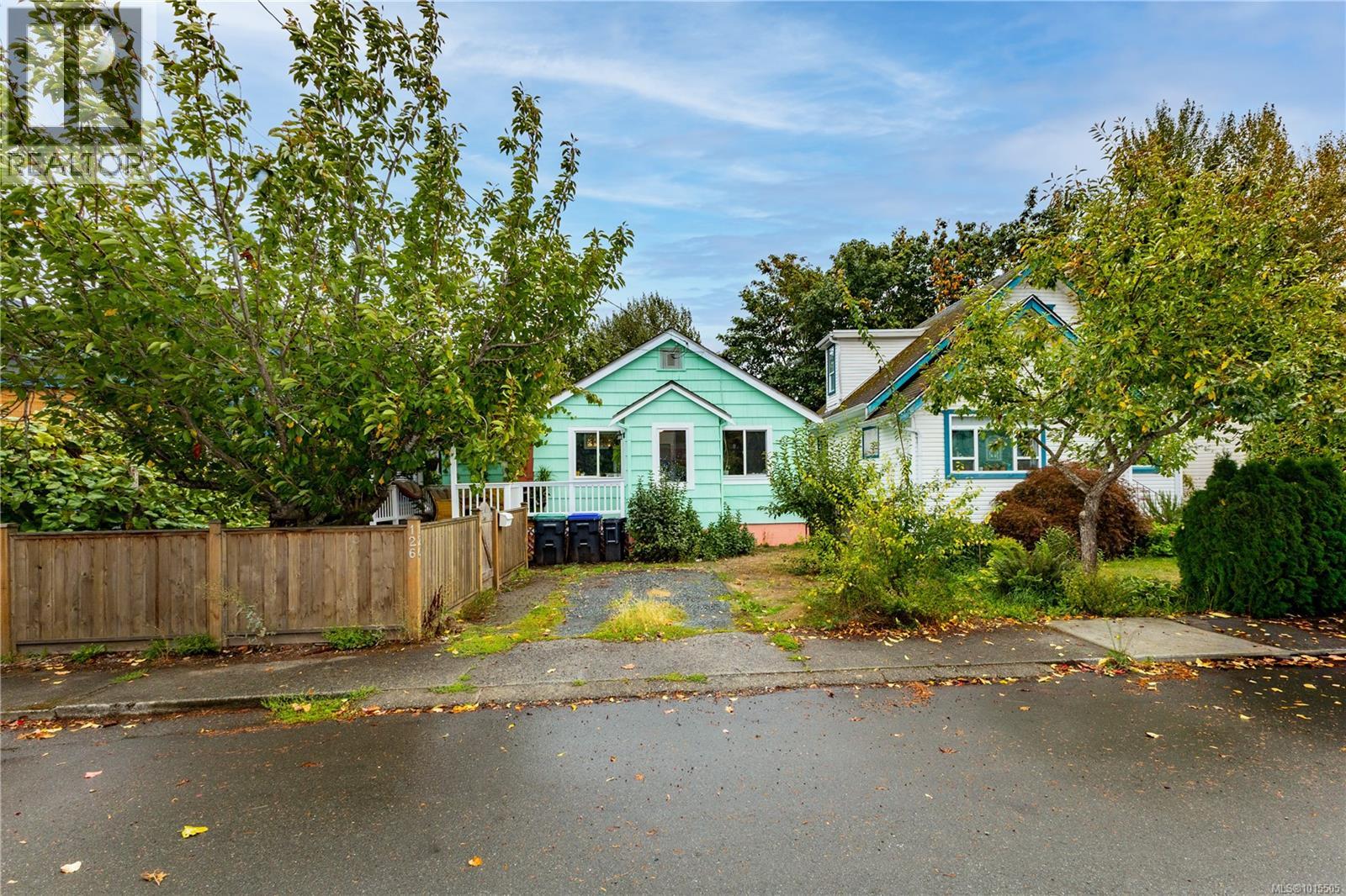 126 Cliffe Ave, Courtenay, British Columbia  V9N 2H5 - Photo 1 - 1015505