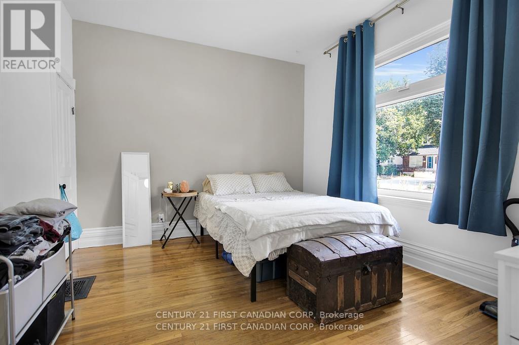 453 Quebec Street, London East (East G), Ontario  N5W 3Y4 - Photo 5 - X12439781