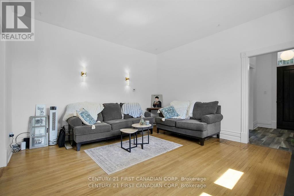 453 Quebec Street, London East (East G), Ontario  N5W 3Y4 - Photo 8 - X12439781