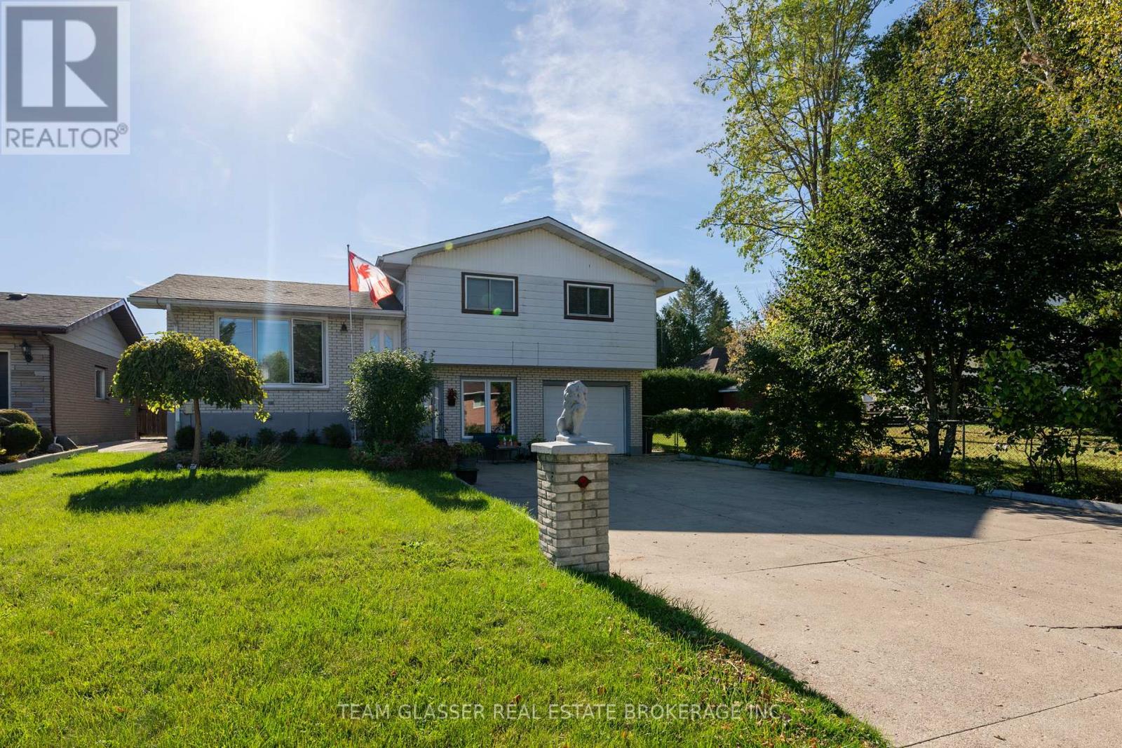 108 William Street, West Elgin, Ontario  N0L 2P0 - Photo 3 - X12439794