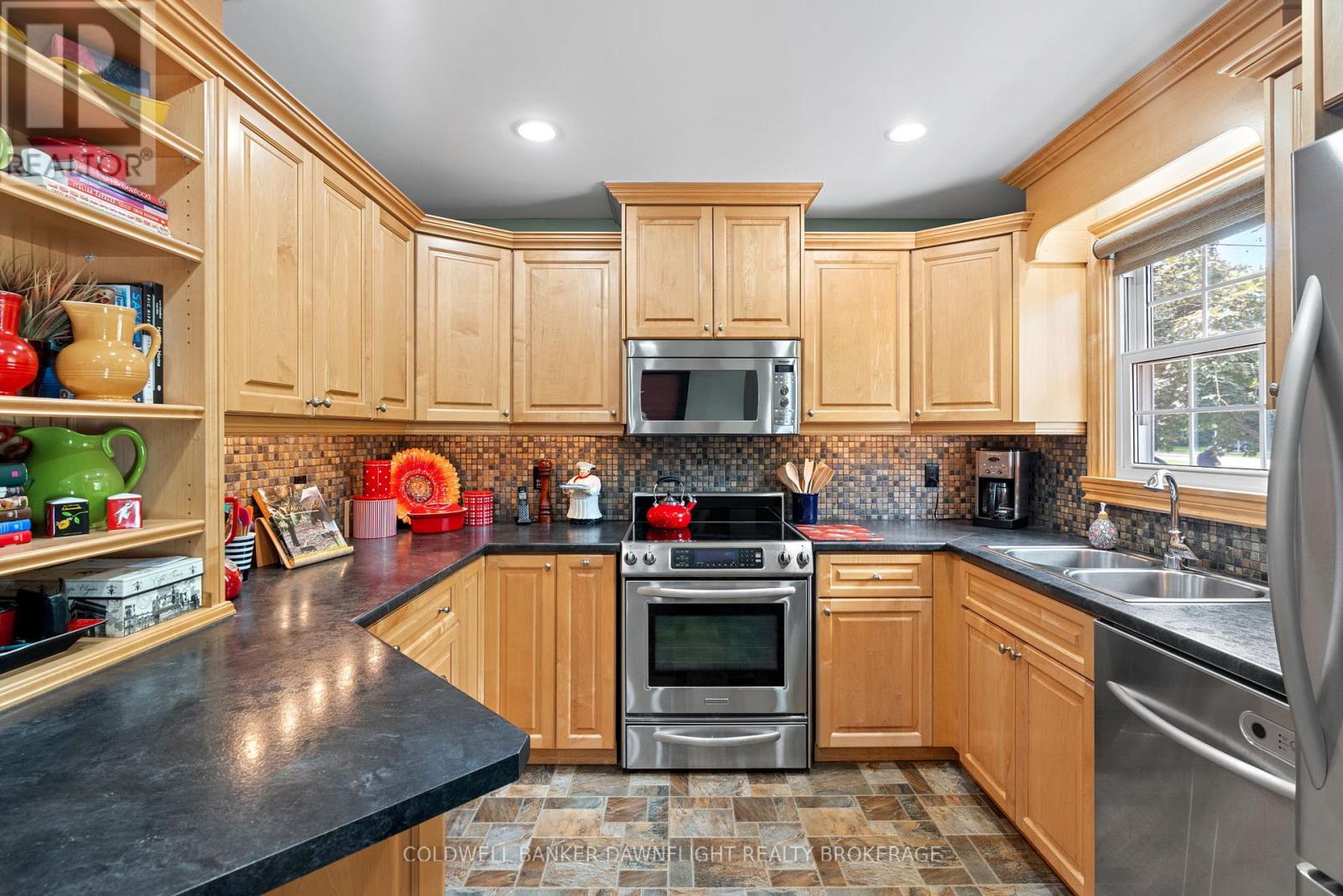 644 Percy Street, London South, Ontario  N6C 2L7 - Photo 11 - X12439826
