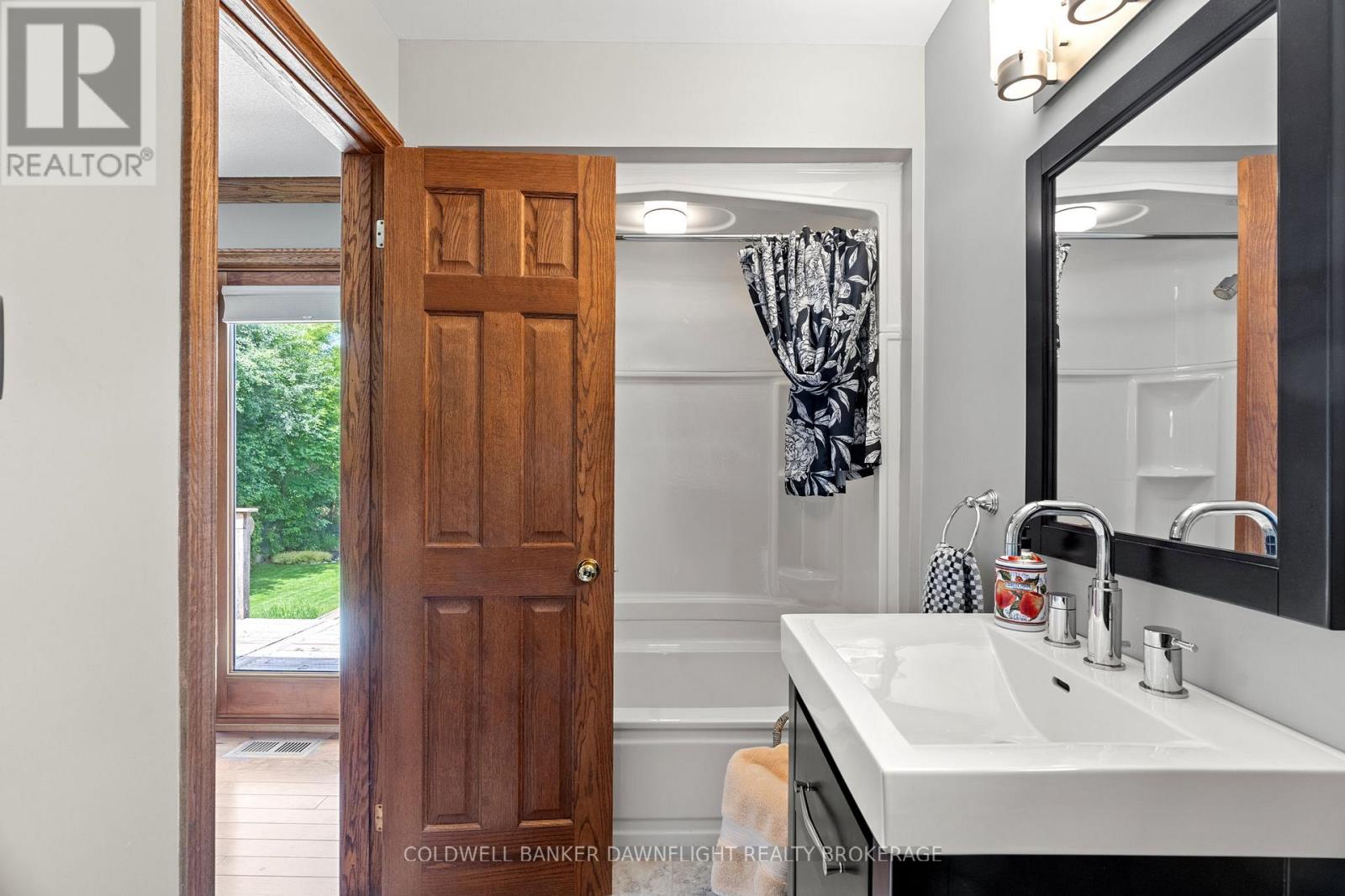 644 Percy Street, London South, Ontario  N6C 2L7 - Photo 27 - X12439826