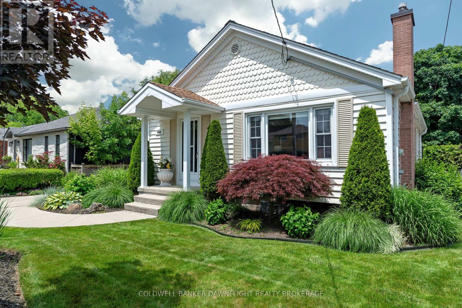 644 Percy Street, London South, Ontario  N6C 2L7 - Photo 3 - X12439826