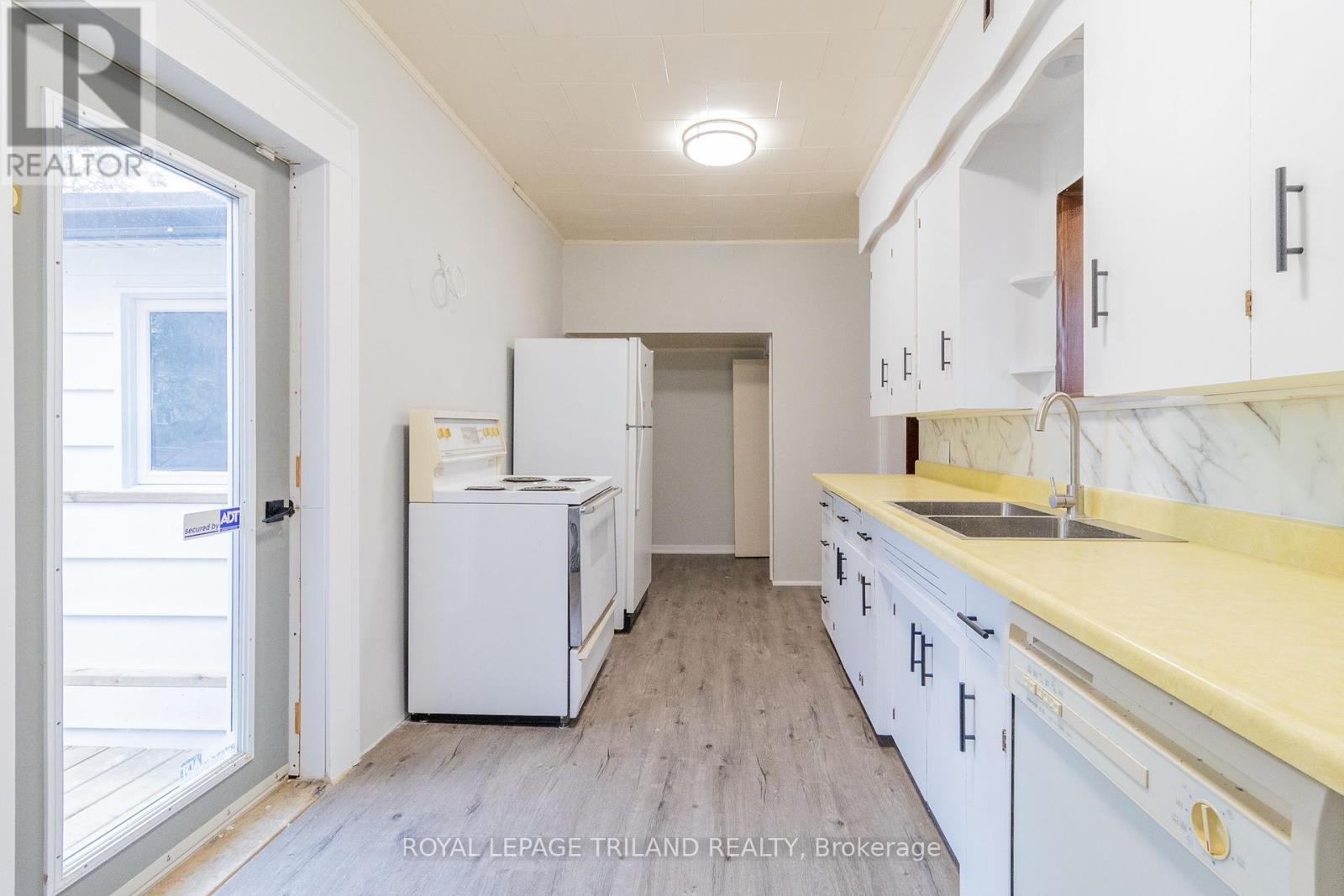 11 Goshen Street N, Bluewater, Ontario  N0M 2T0 - Photo 16 - X12439956