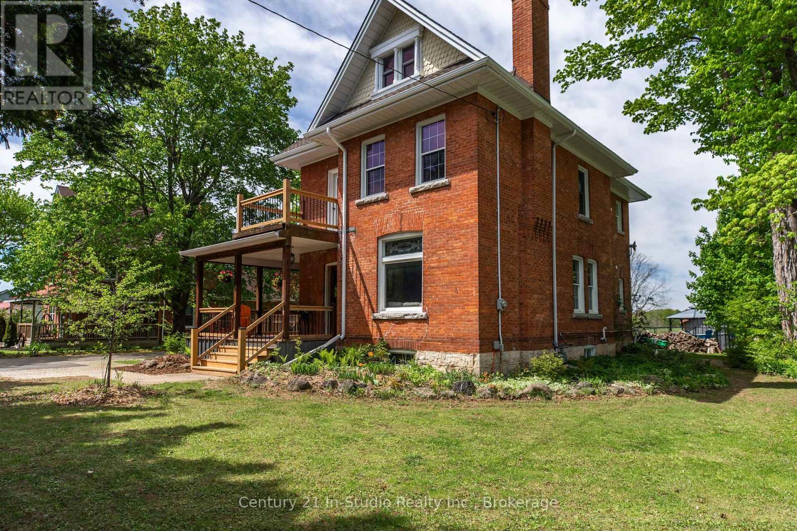296 Garafraxa St Street, Chatsworth, Ontario  N0H 1G0 - Photo 3 - X12439570