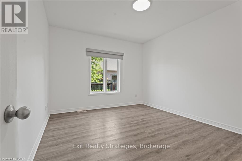 39 - 68 Hallmark Trail E, Hamilton, Ontario  L9B 0A4 - Photo 13 - X12439822