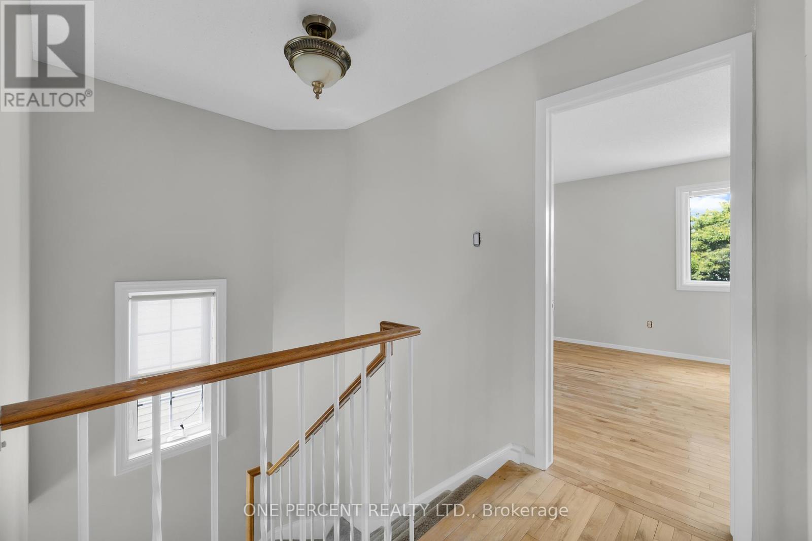28 Chickasaw Crescent, Ottawa, Ontario  K2M 1M4 - Photo 13 - X12439832