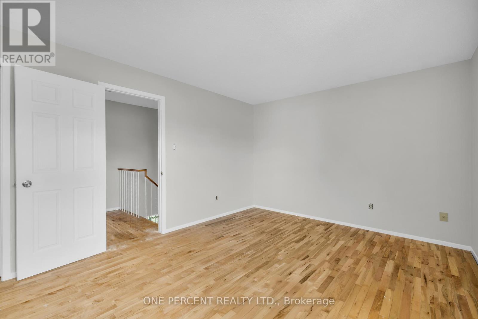 28 Chickasaw Crescent, Ottawa, Ontario  K2M 1M4 - Photo 15 - X12439832