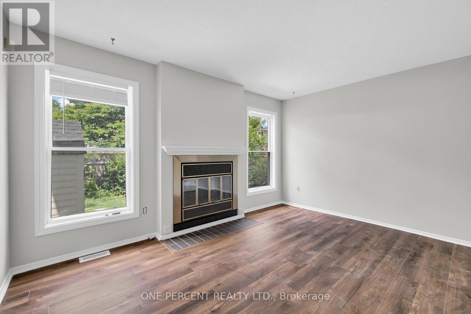 28 Chickasaw Crescent, Ottawa, Ontario  K2M 1M4 - Photo 5 - X12439832