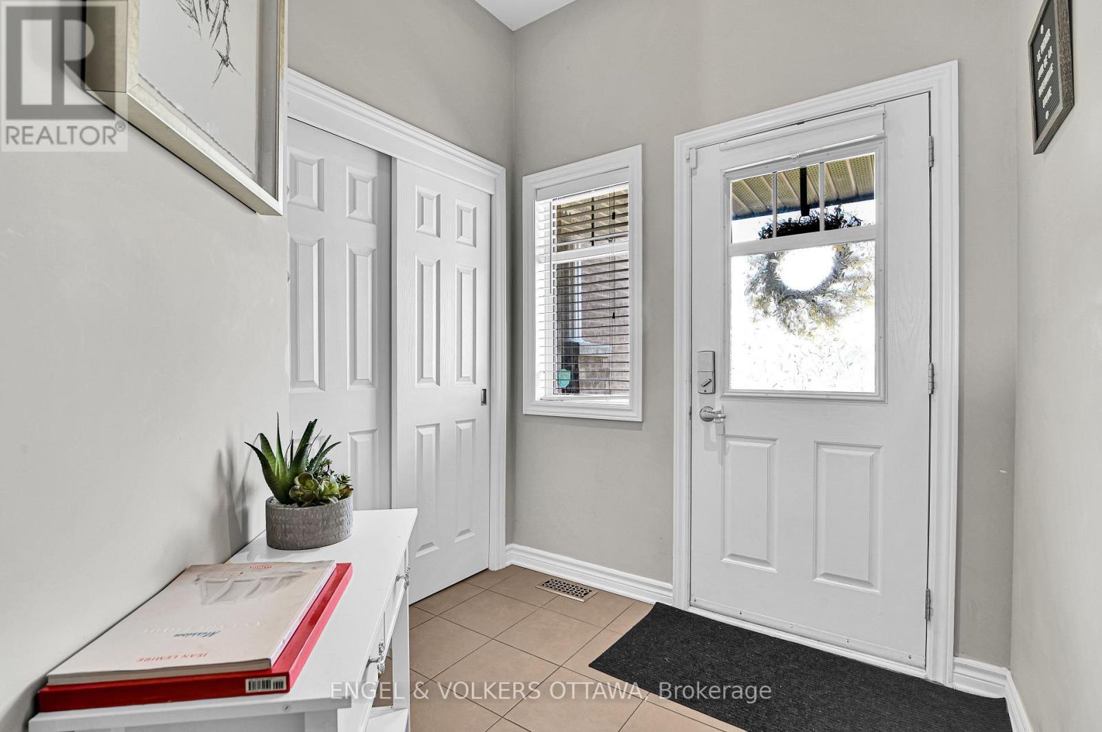 123 Waterfern Way, Ottawa, Ontario  K4A 0T4 - Photo 4 - X12439899