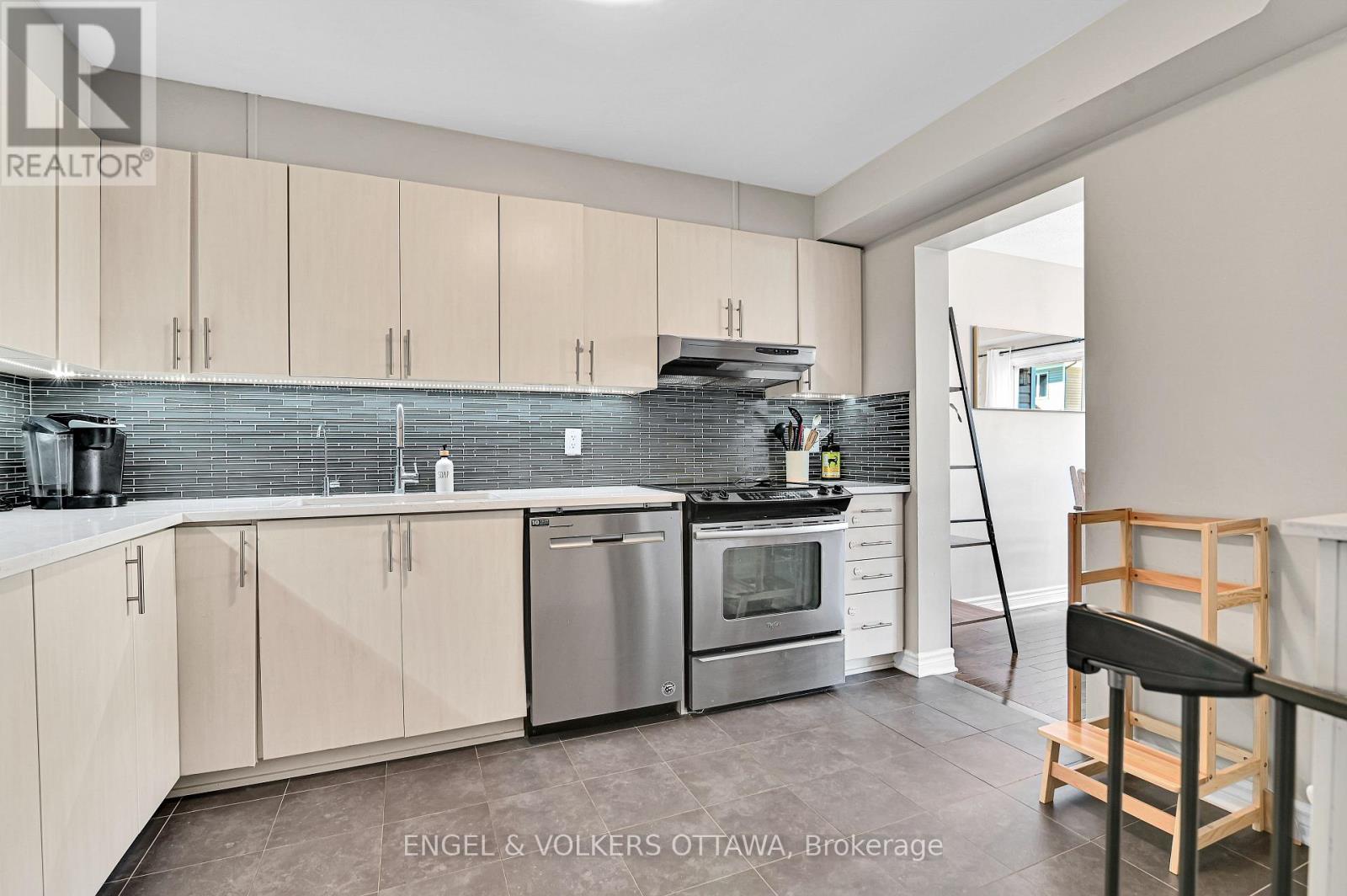 123 Waterfern Way, Ottawa, Ontario  K4A 0T4 - Photo 9 - X12439899