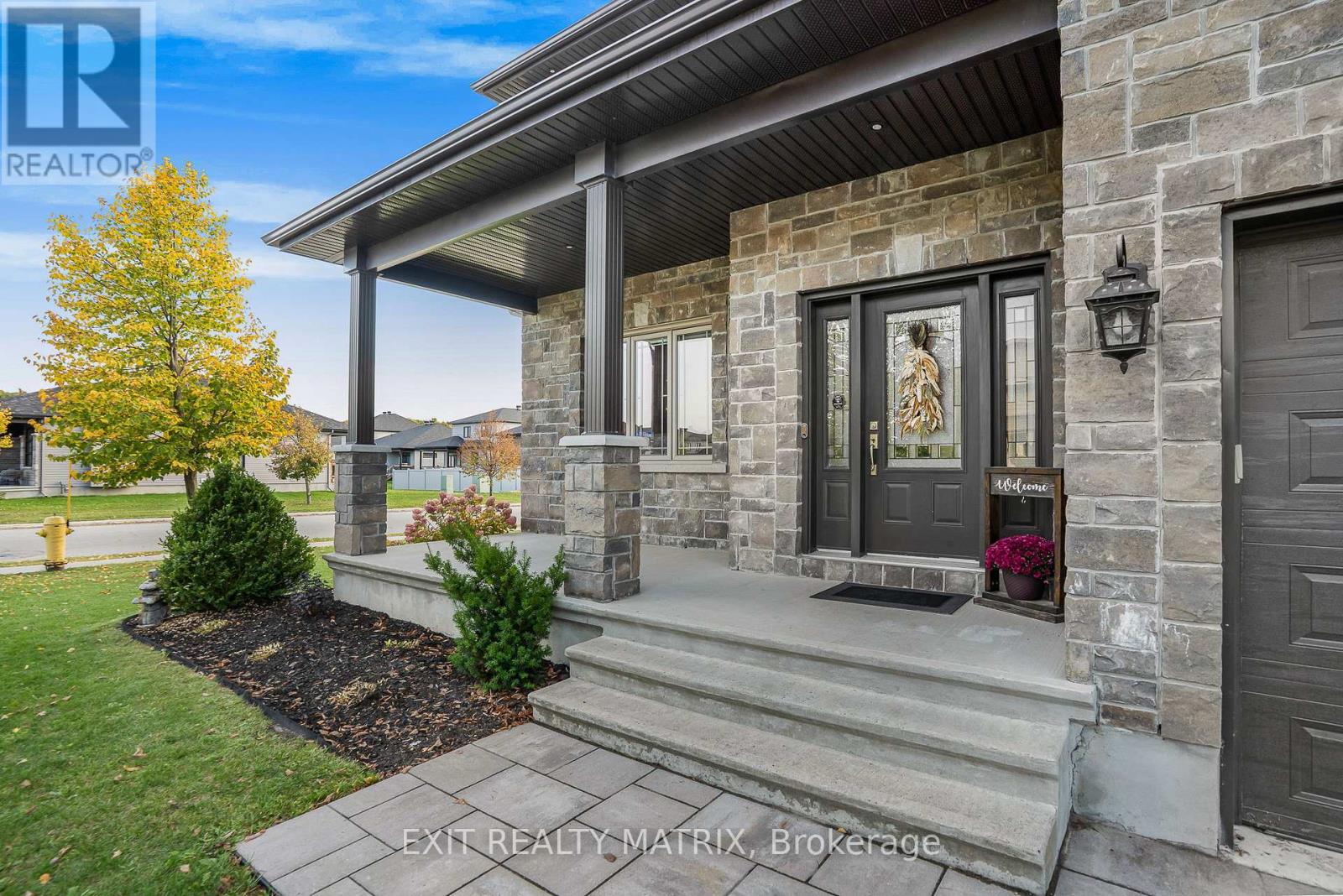 301 Colmar Street, Russell, Ontario  K0A 1W0 - Photo 3 - X12439902