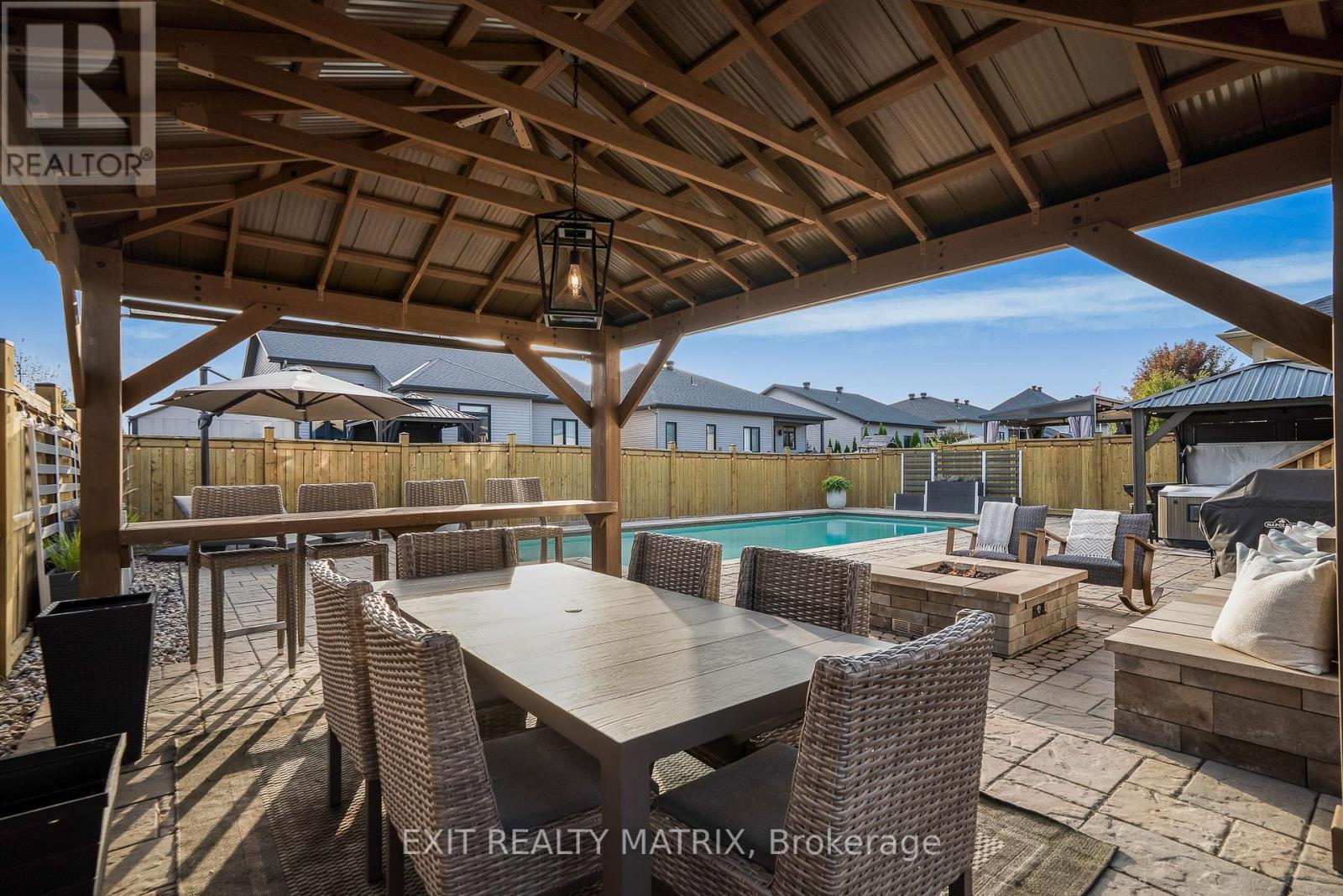 301 Colmar Street, Russell, Ontario  K0A 1W0 - Photo 33 - X12439902