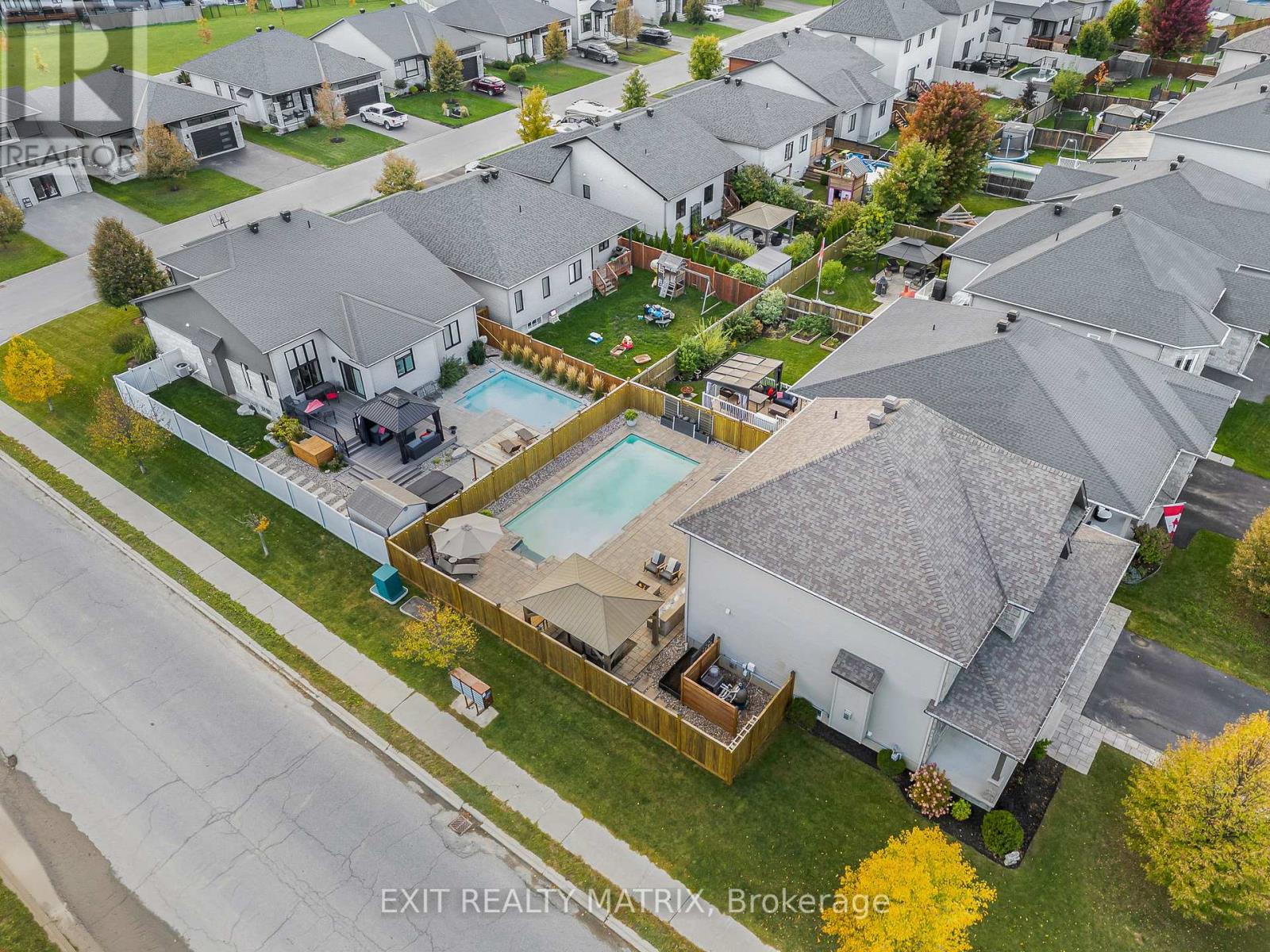 301 Colmar Street, Russell, Ontario  K0A 1W0 - Photo 37 - X12439902