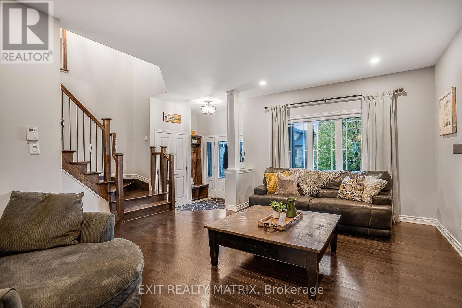 301 Colmar Street, Russell, Ontario  K0A 1W0 - Photo 6 - X12439902