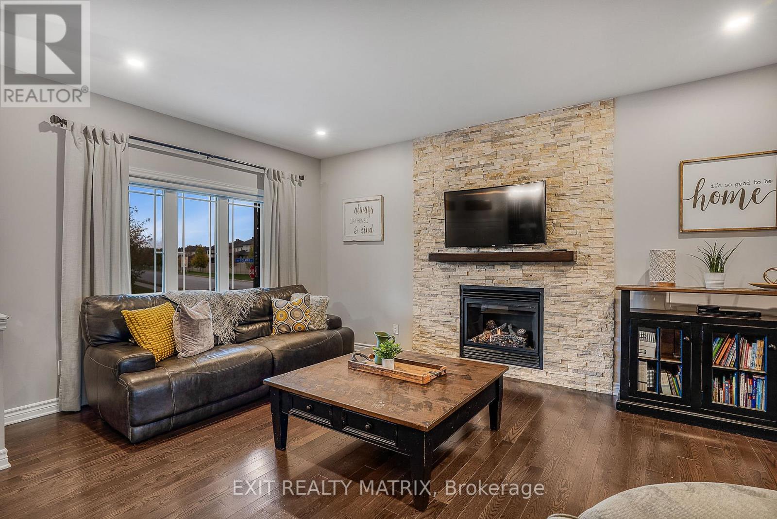 301 Colmar Street, Russell, Ontario  K0A 1W0 - Photo 7 - X12439902