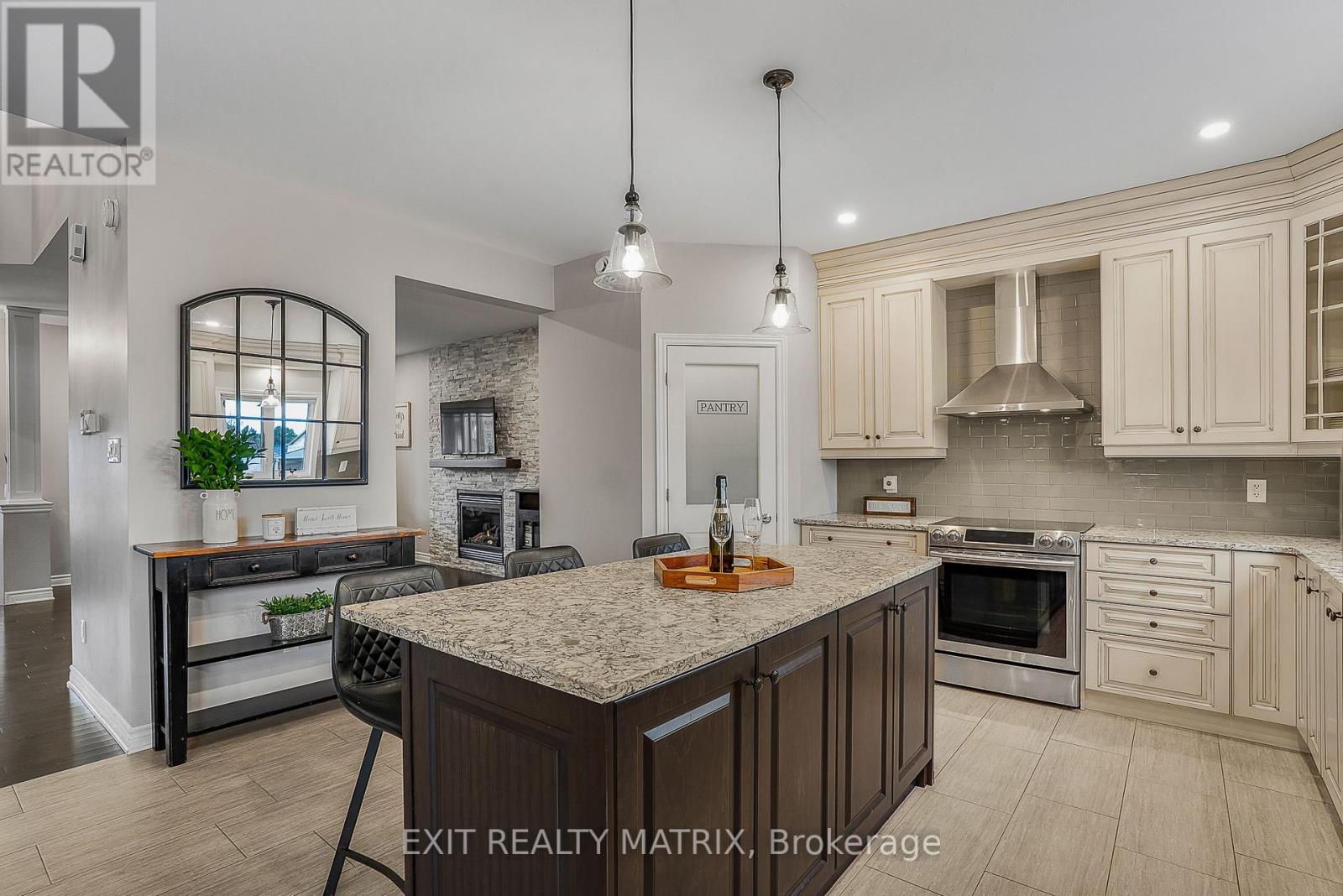 301 Colmar Street, Russell, Ontario  K0A 1W0 - Photo 9 - X12439902